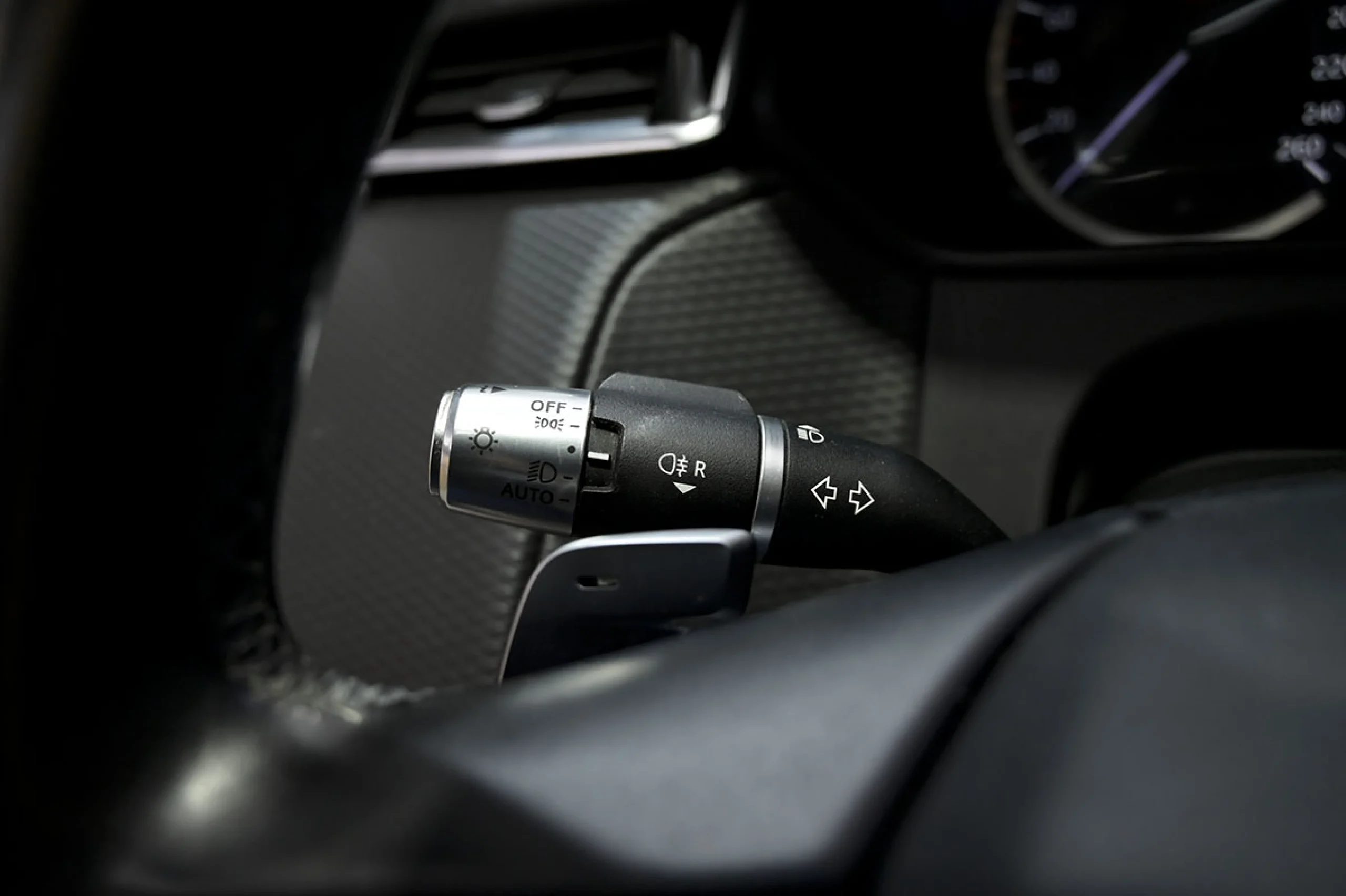 Land Rover Range Rover Velar 2.0D I4 150kW 204CV S 4WD Auto - Foto 25