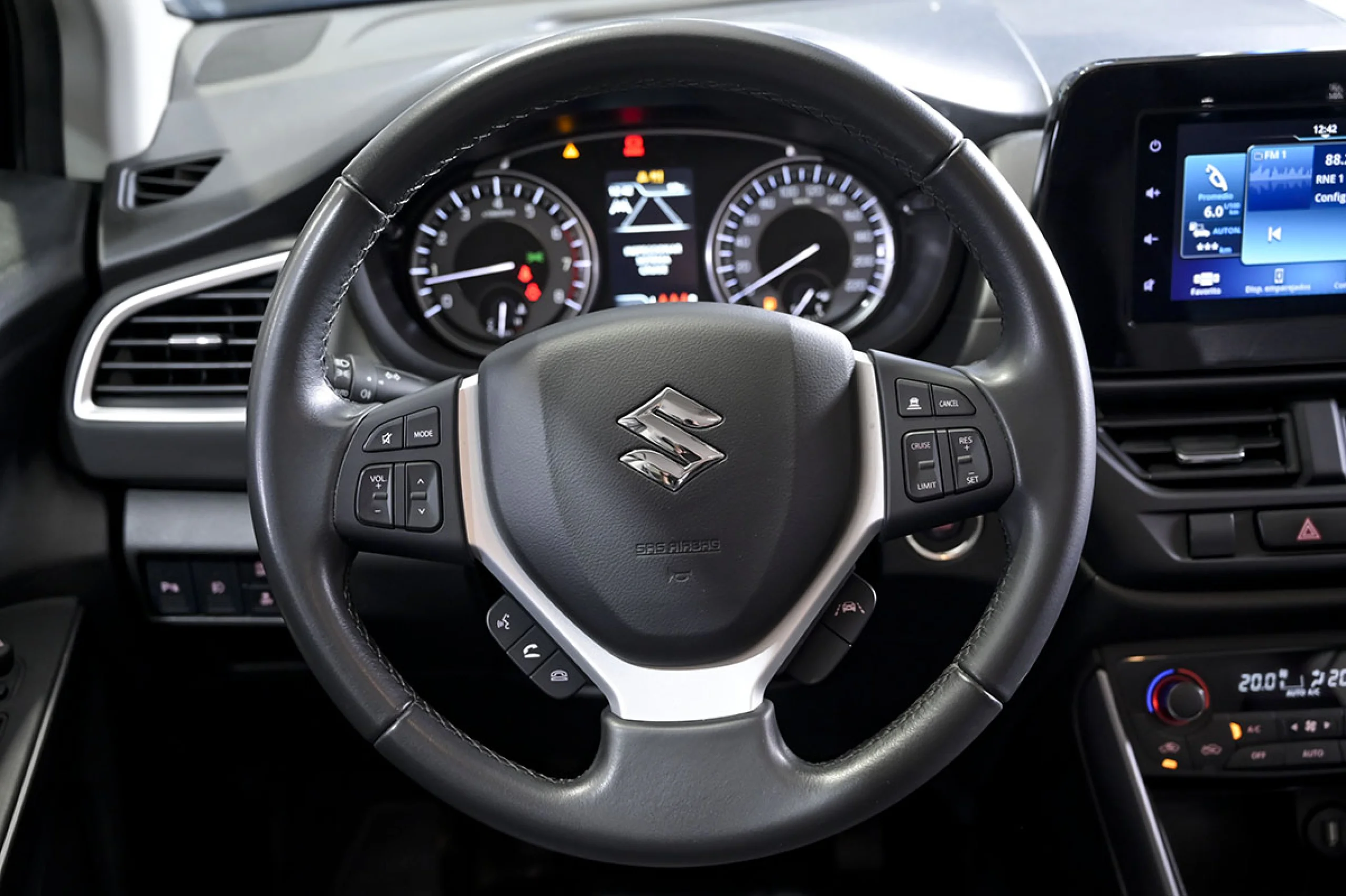 Suzuki S-cross SCross 1.4T S2 4WD Mild Hybrid - Foto 27