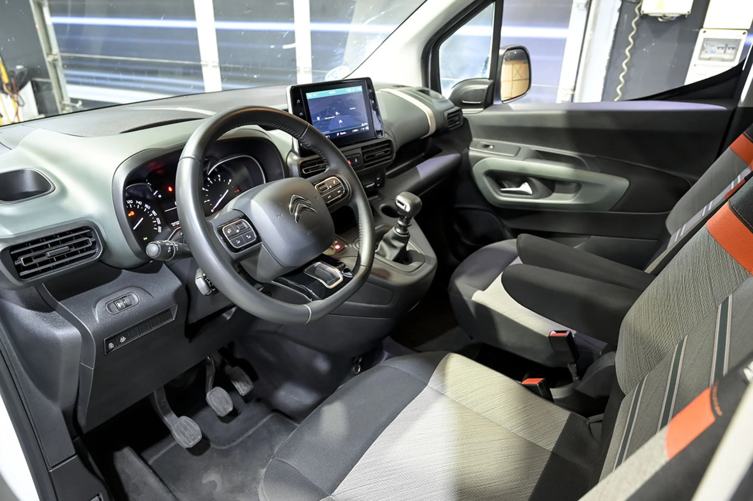 Citroen Berlingo Talla M BlueHDi 130 SS 6v SHINE - Foto 6