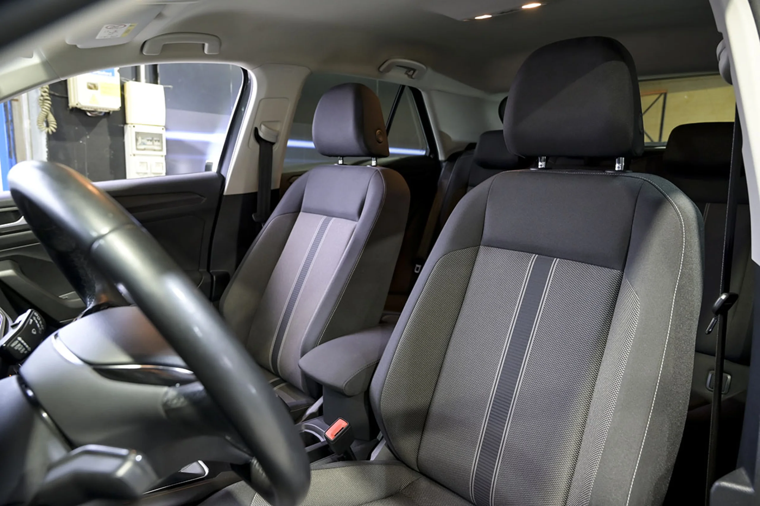 Volkswagen T-Roc Advance 1.0 TSI 85kW 115CV - Foto 9