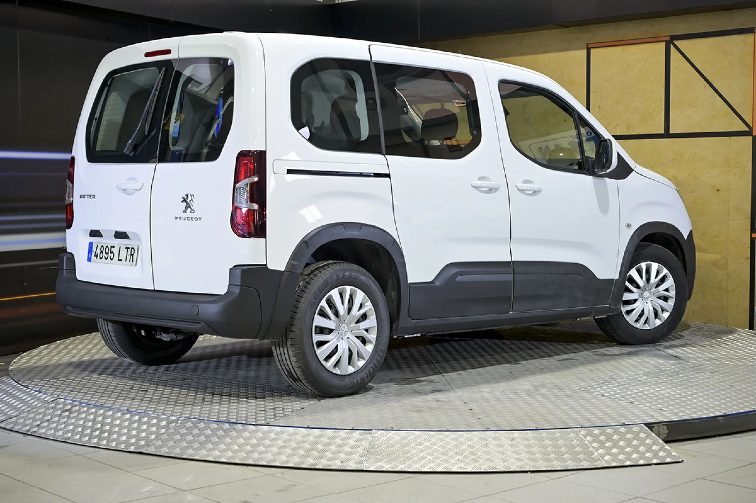 Peugeot Rifter Active Standard BlueHDi 73kW - Foto 5