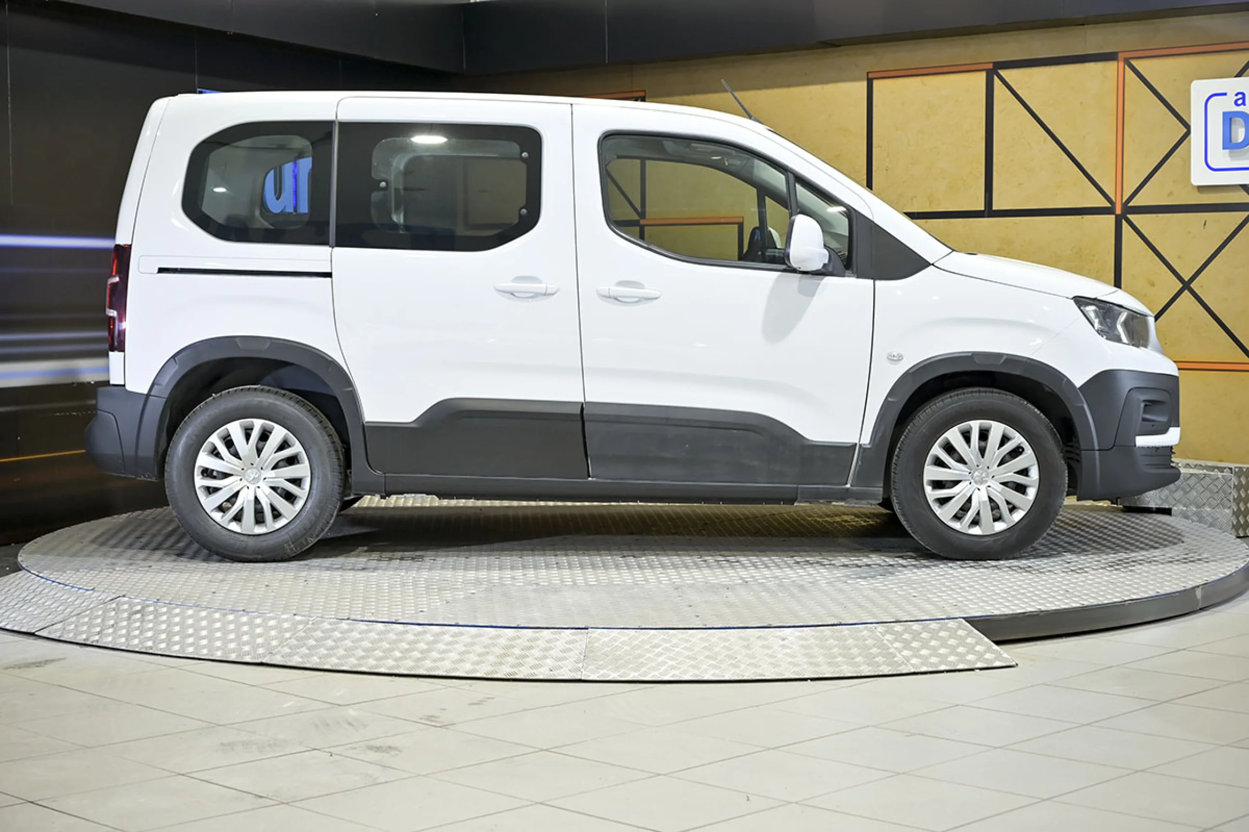 Peugeot Rifter Active Standard BlueHDi 73kW - Foto 18