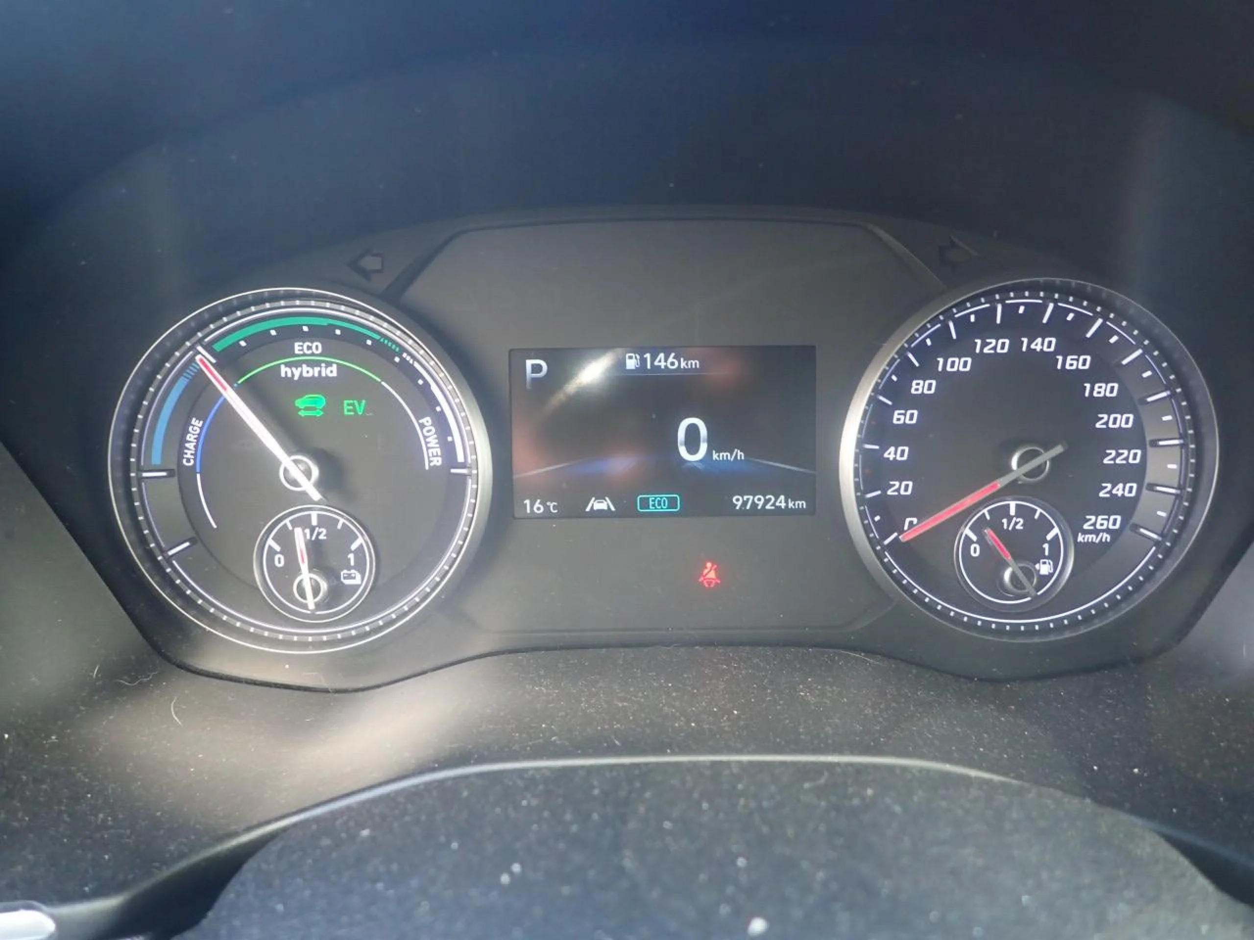 Hyundai Santa Fe 1.6 TGDi HEV Klass Auto 4x2 - Foto 7