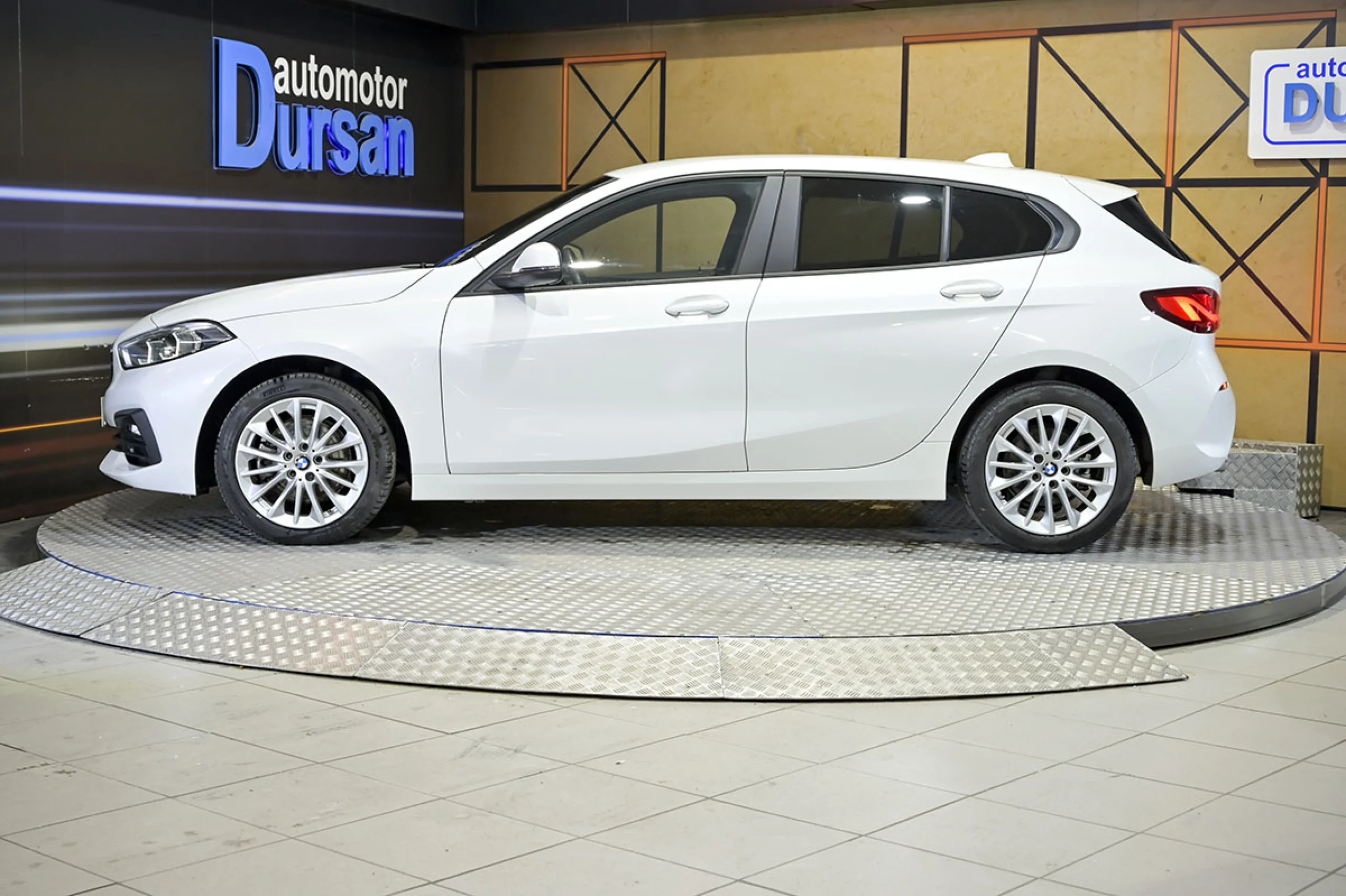 BMW 118 Serie 1 118d - Foto 18