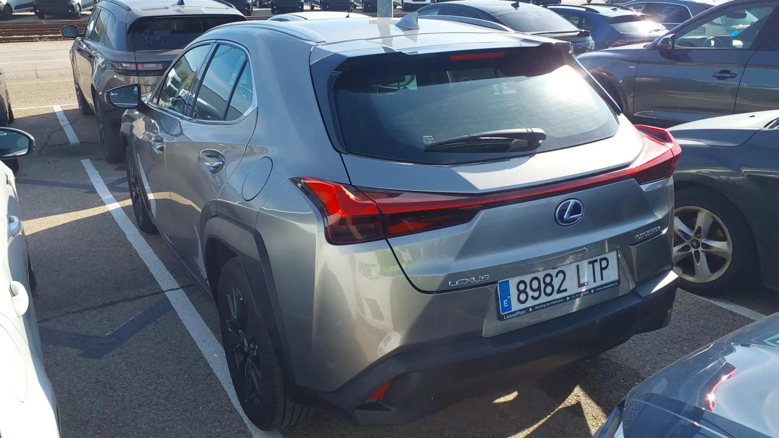 Lexus UX 250h UX 2.0 250h Business - Foto 2