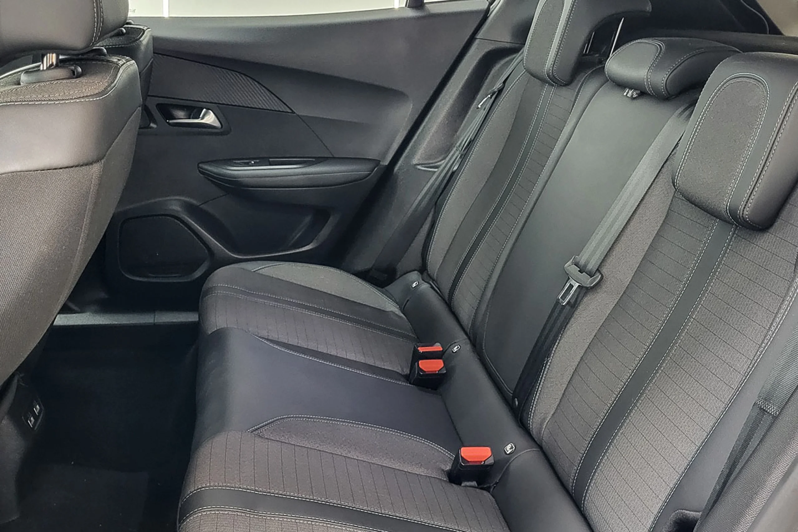 Peugeot 2008 Allure Pack Puretech 100 SS 6 Vel. MAN - Foto 14