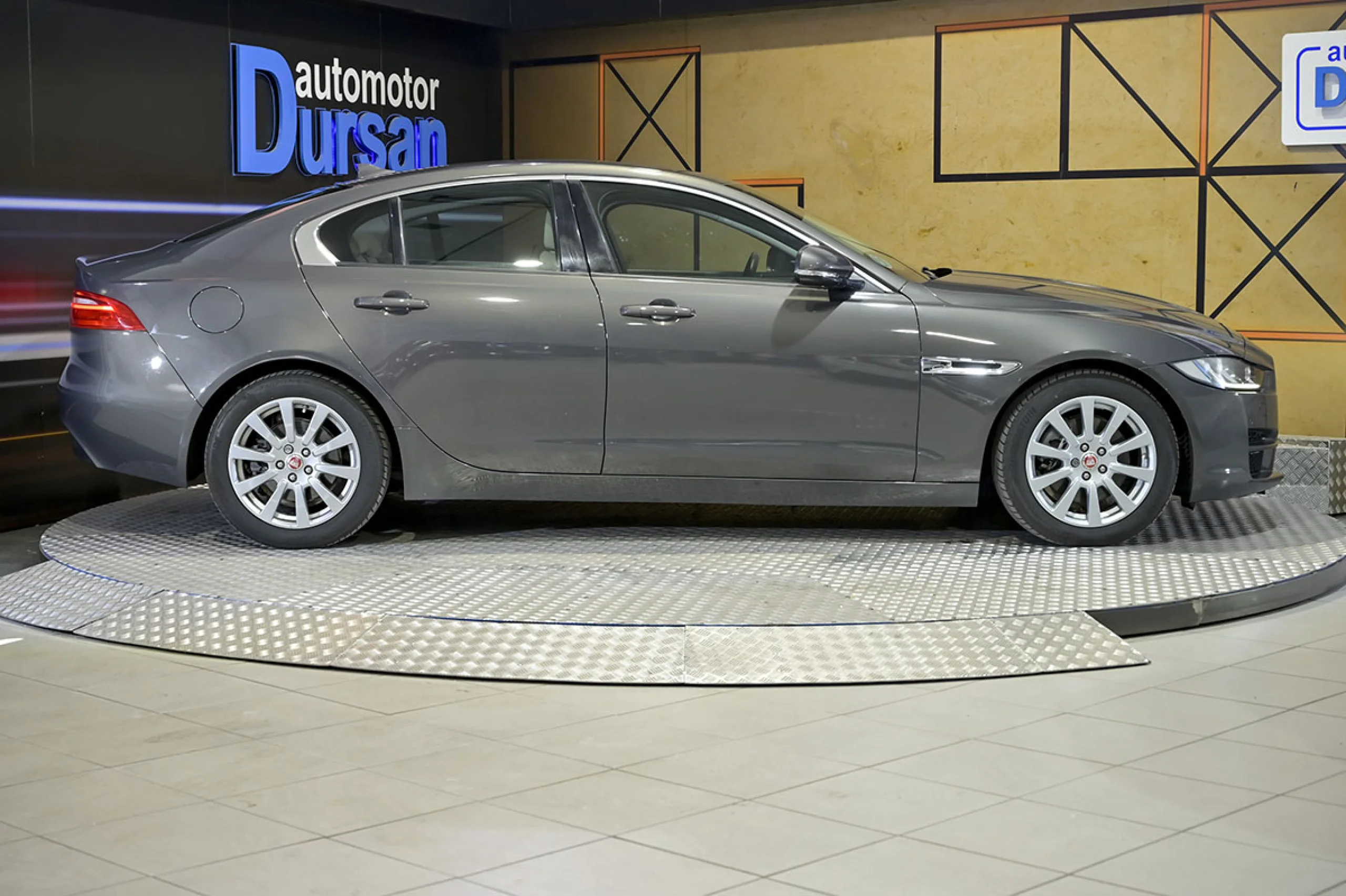 Jaguar XE 2.0 AJ200D Diesel RWD 180cv XEPure - Foto 20