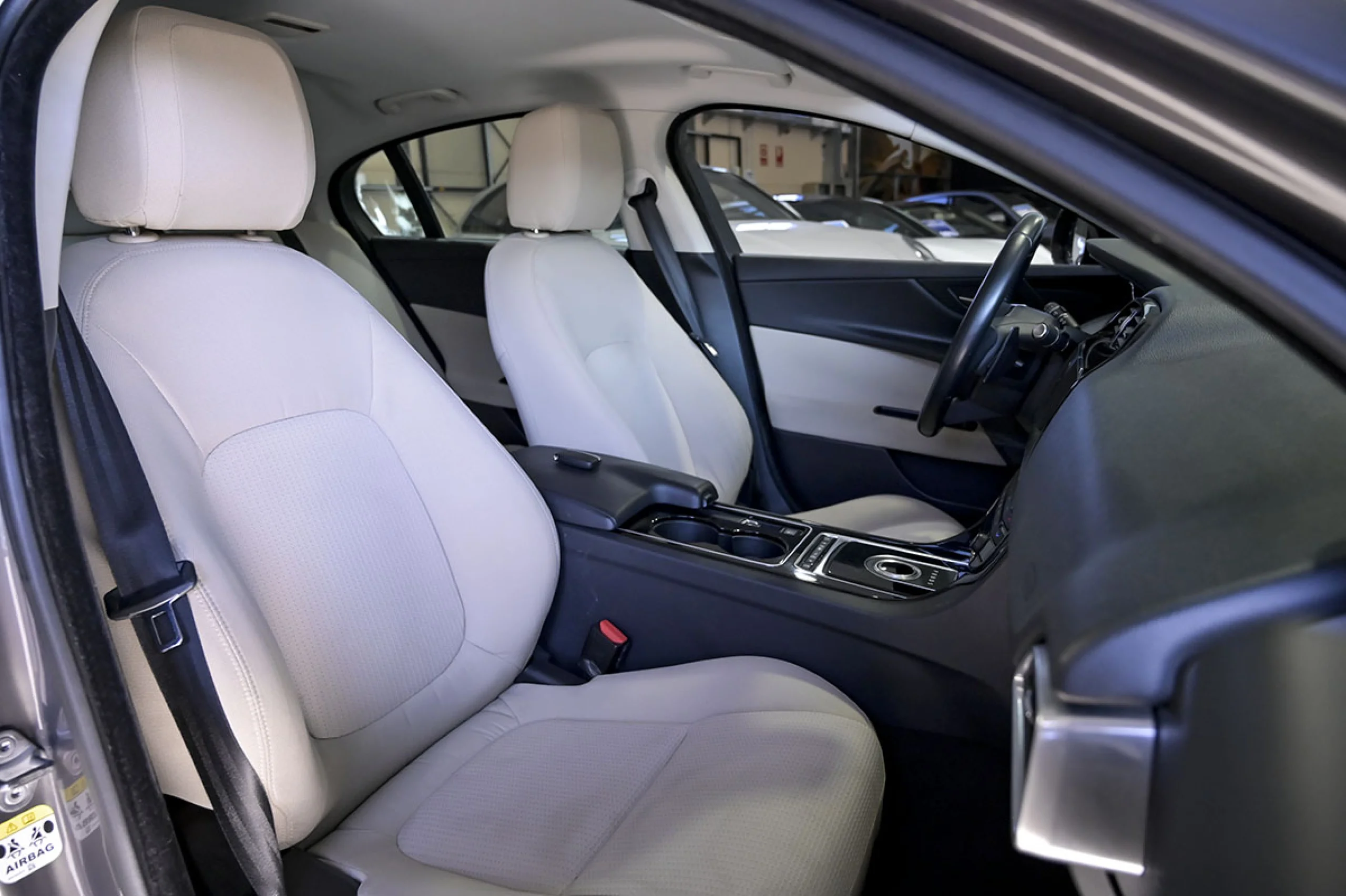 Jaguar XE 2.0 AJ200D Diesel RWD 180cv XEPure - Foto 34