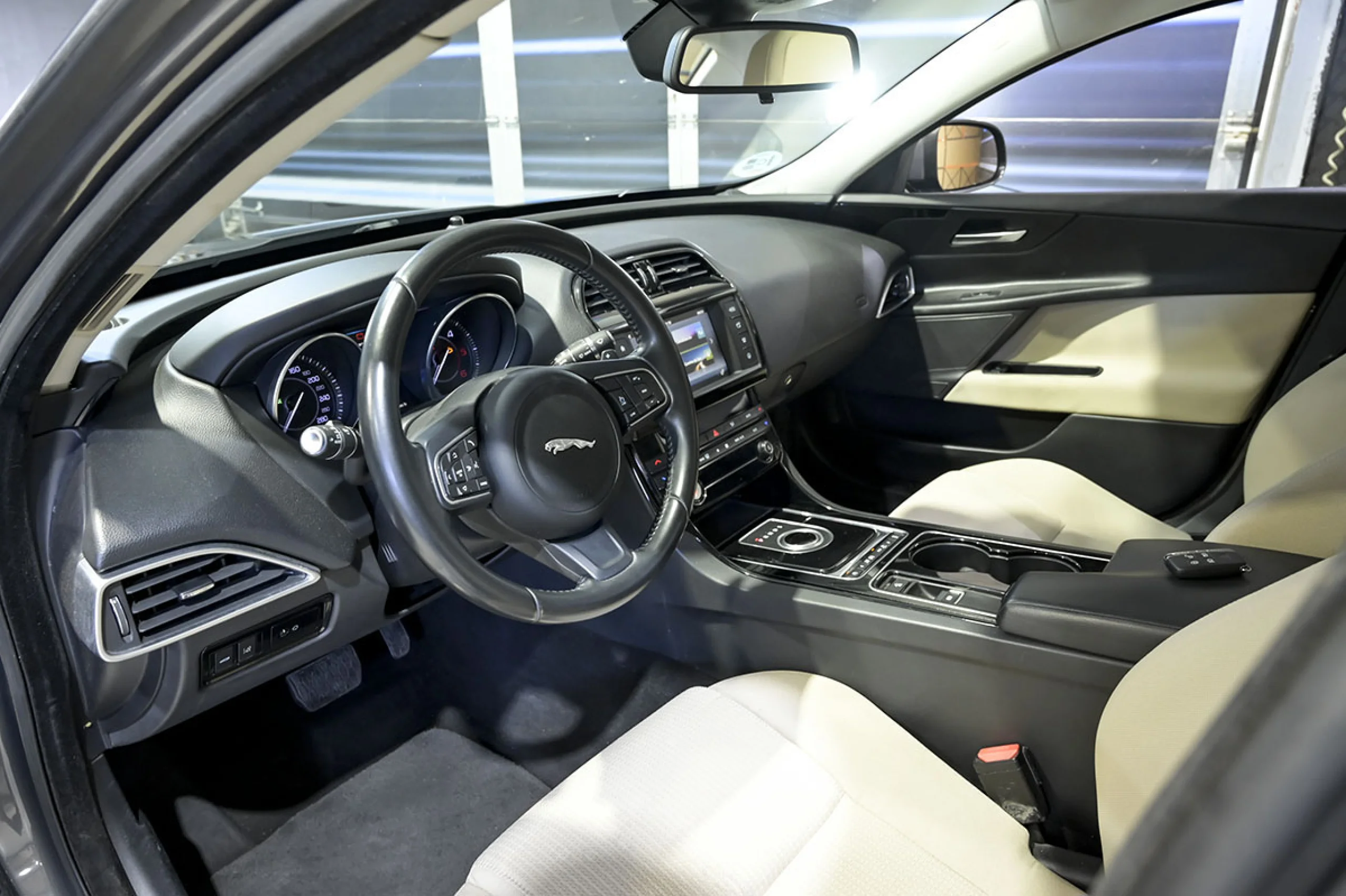 Jaguar XE 2.0 AJ200D Diesel RWD 180cv XEPure - Foto 6