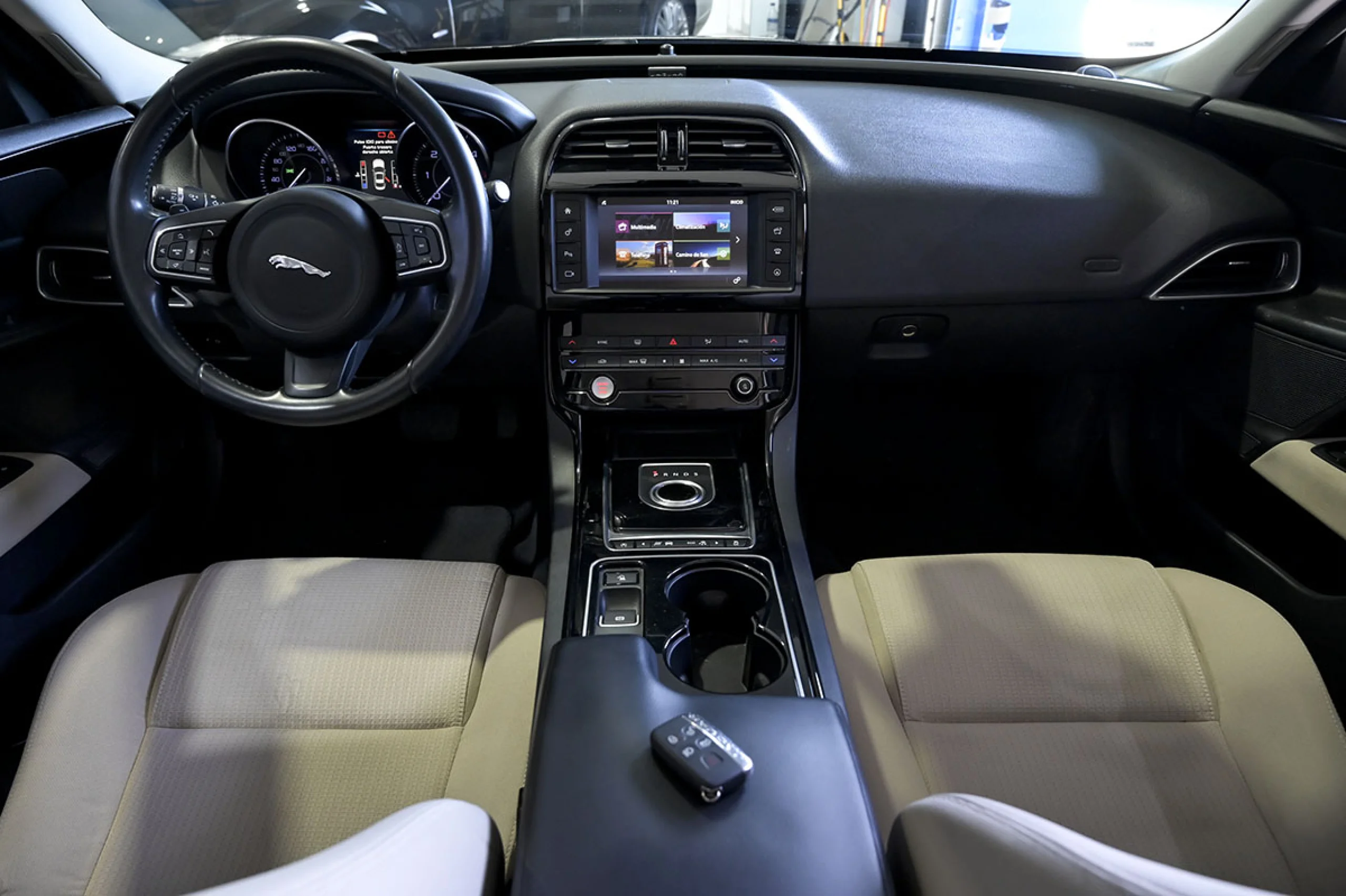 Jaguar XE 2.0 AJ200D Diesel RWD 180cv XEPure - Foto 8