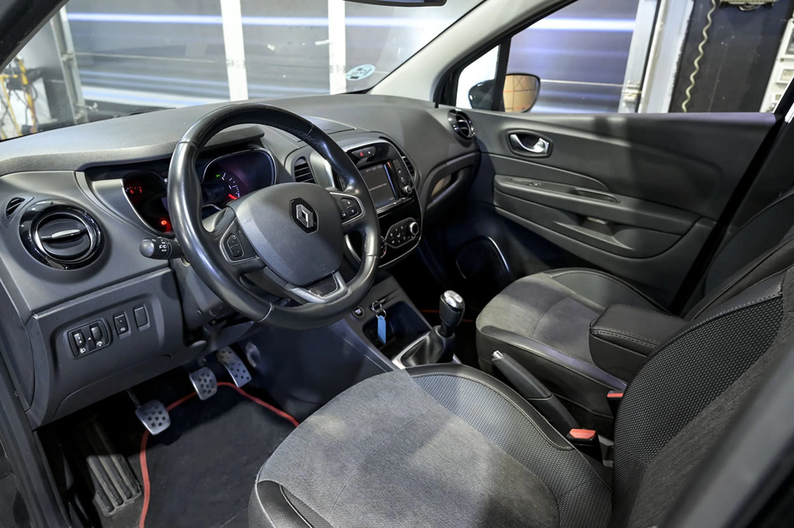 Renault Captur Zen TCe 66kW 90CV 18 - Foto 6