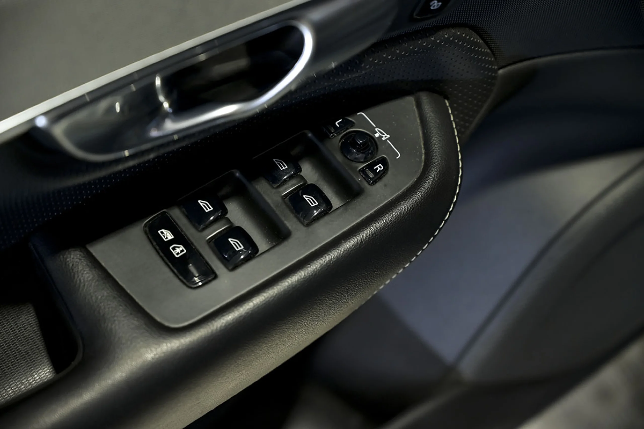 Volvo XC 90 XC90 2.0 D5 AWD RDesign Auto - Foto 24