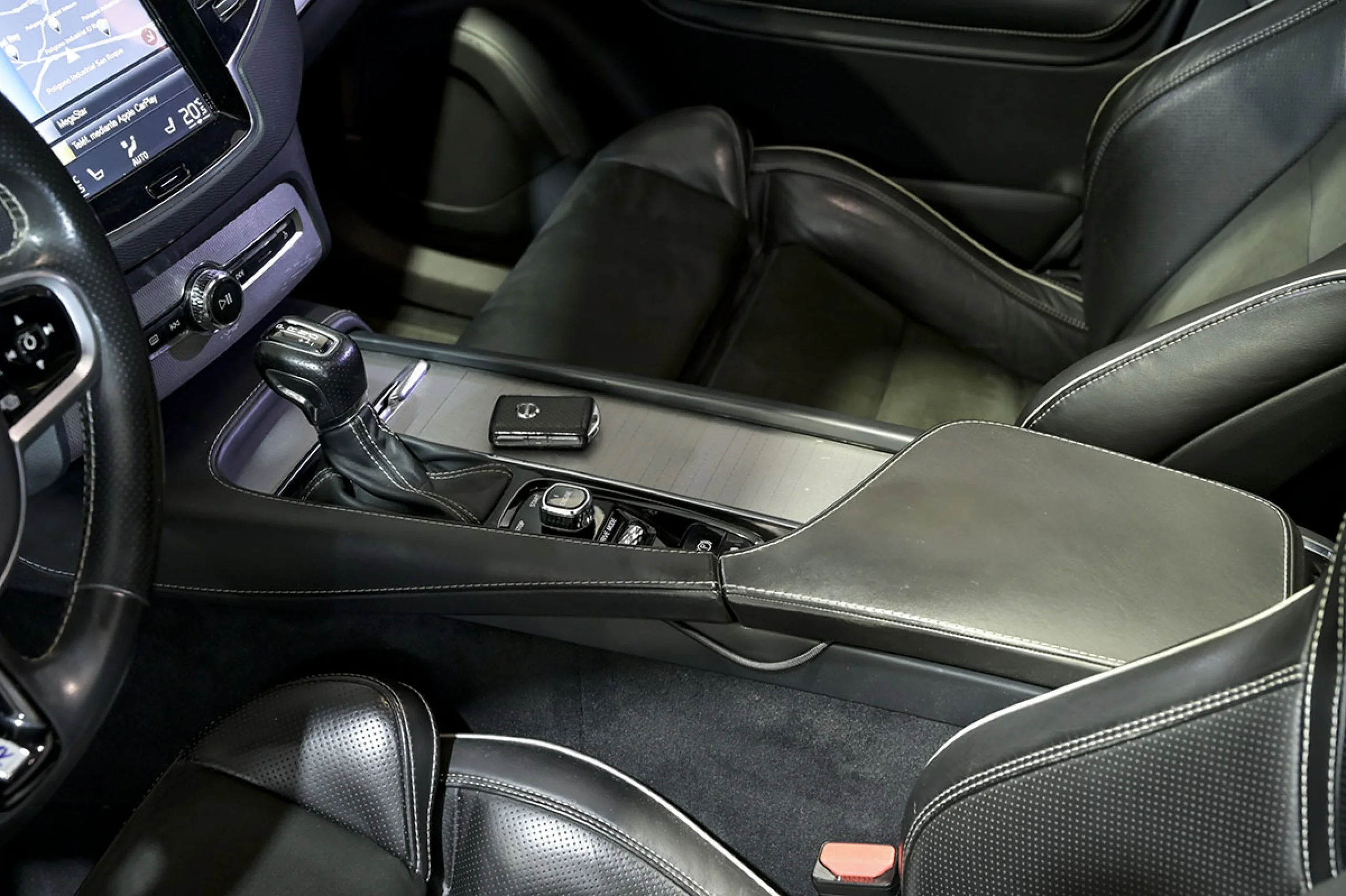 Volvo XC 90 XC90 2.0 D5 AWD RDesign Auto - Foto 41