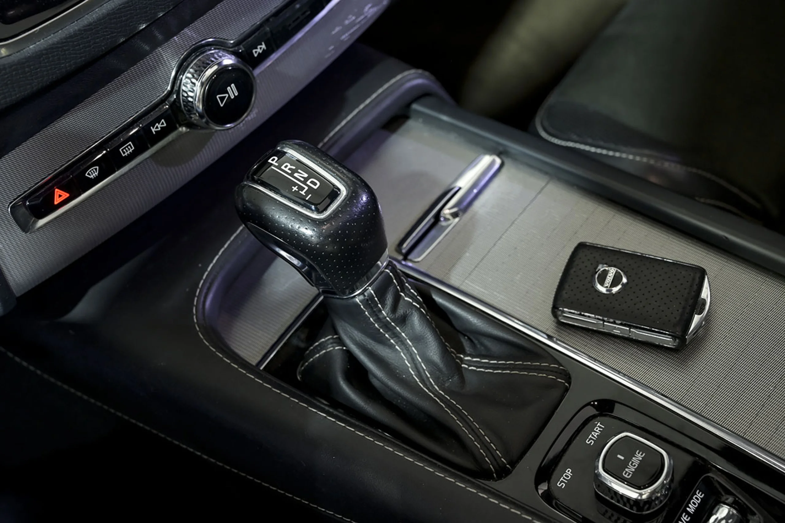 Volvo XC 90 XC90 2.0 D5 AWD RDesign Auto - Foto 42