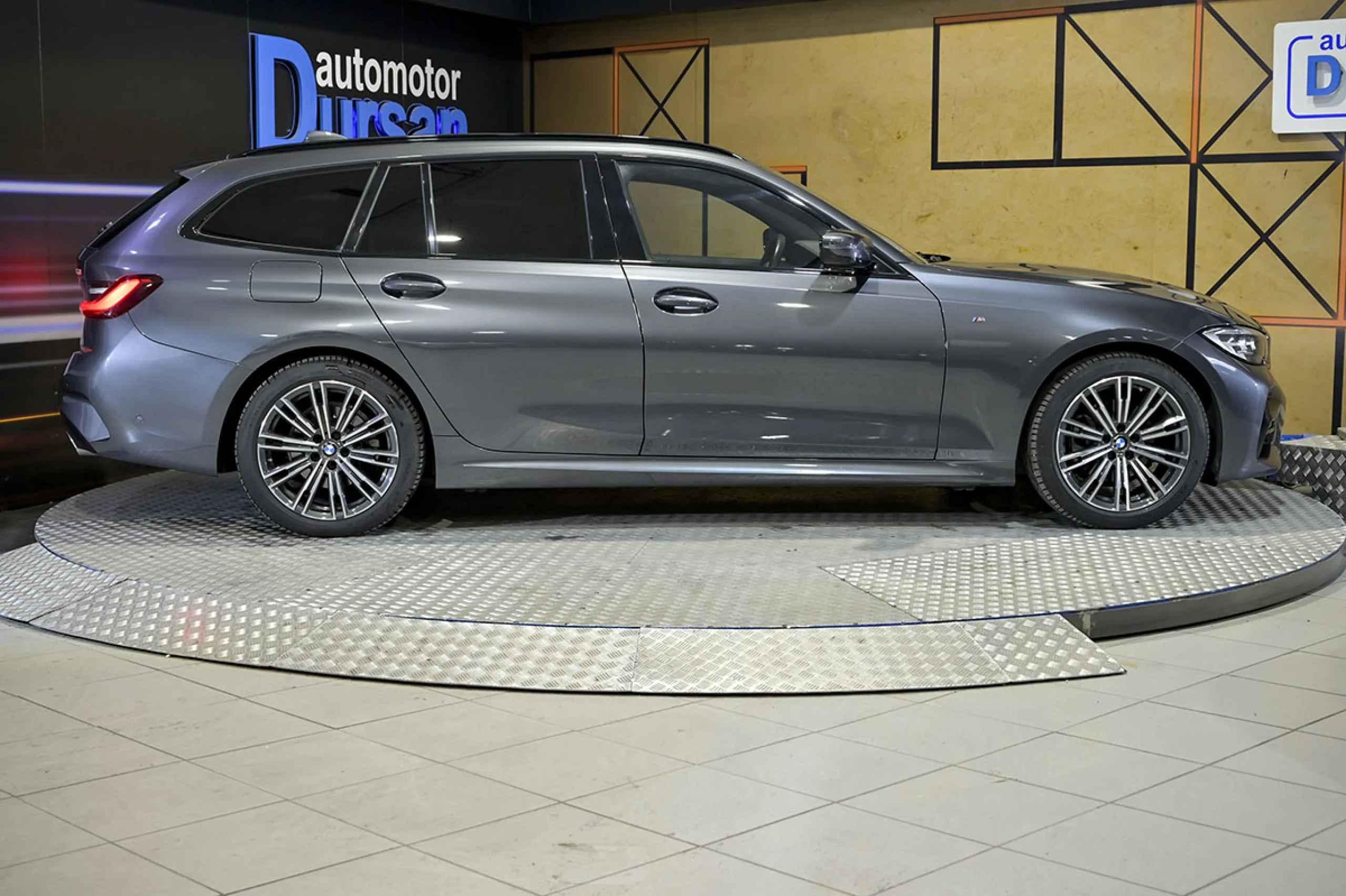 BMW 320 Serie 3 320d xDrive Auto. - Foto 22