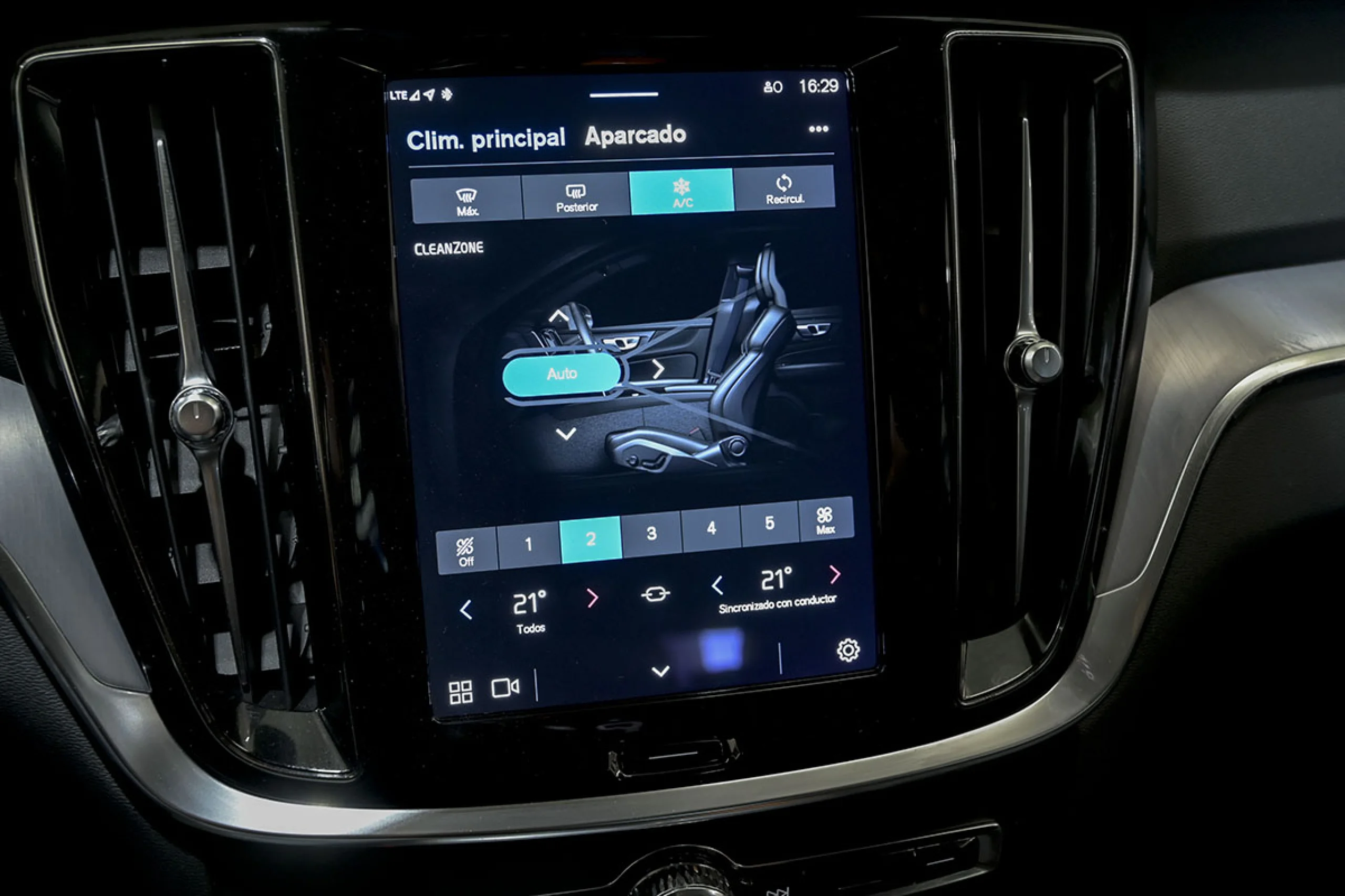 Volvo V60 Cross Country 2.0 B4 D AWD Cross Country Core Auto - Foto 30