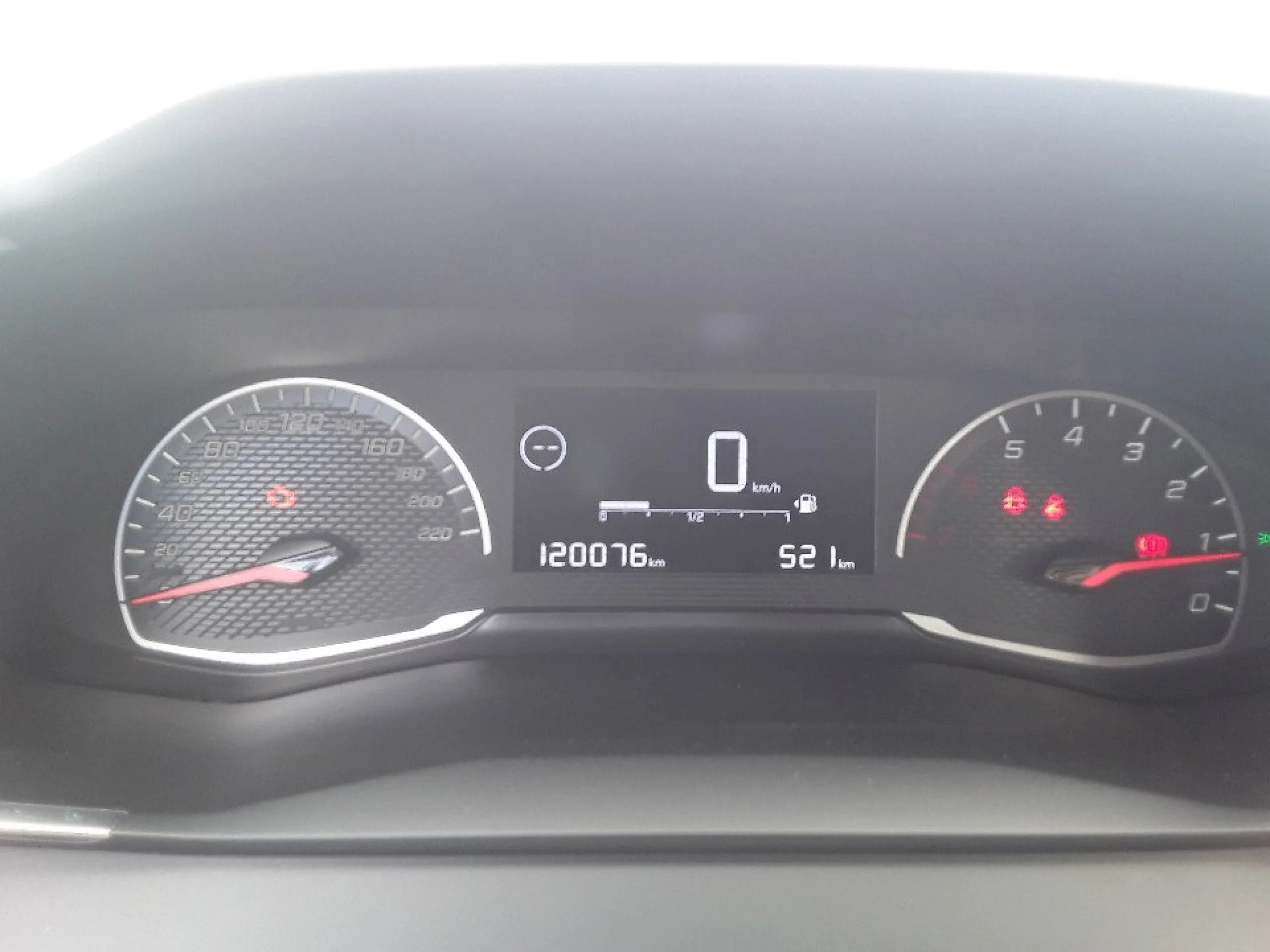 Peugeot 2008 Active BlueHDI 81kW (110CV) - Foto 8