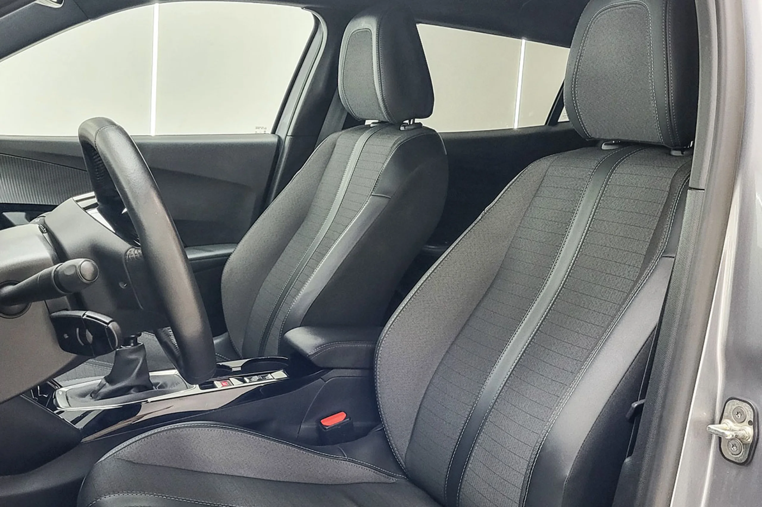 Peugeot 2008 Allure Puretech 130 SS 6 Vel. MAN - Foto 7