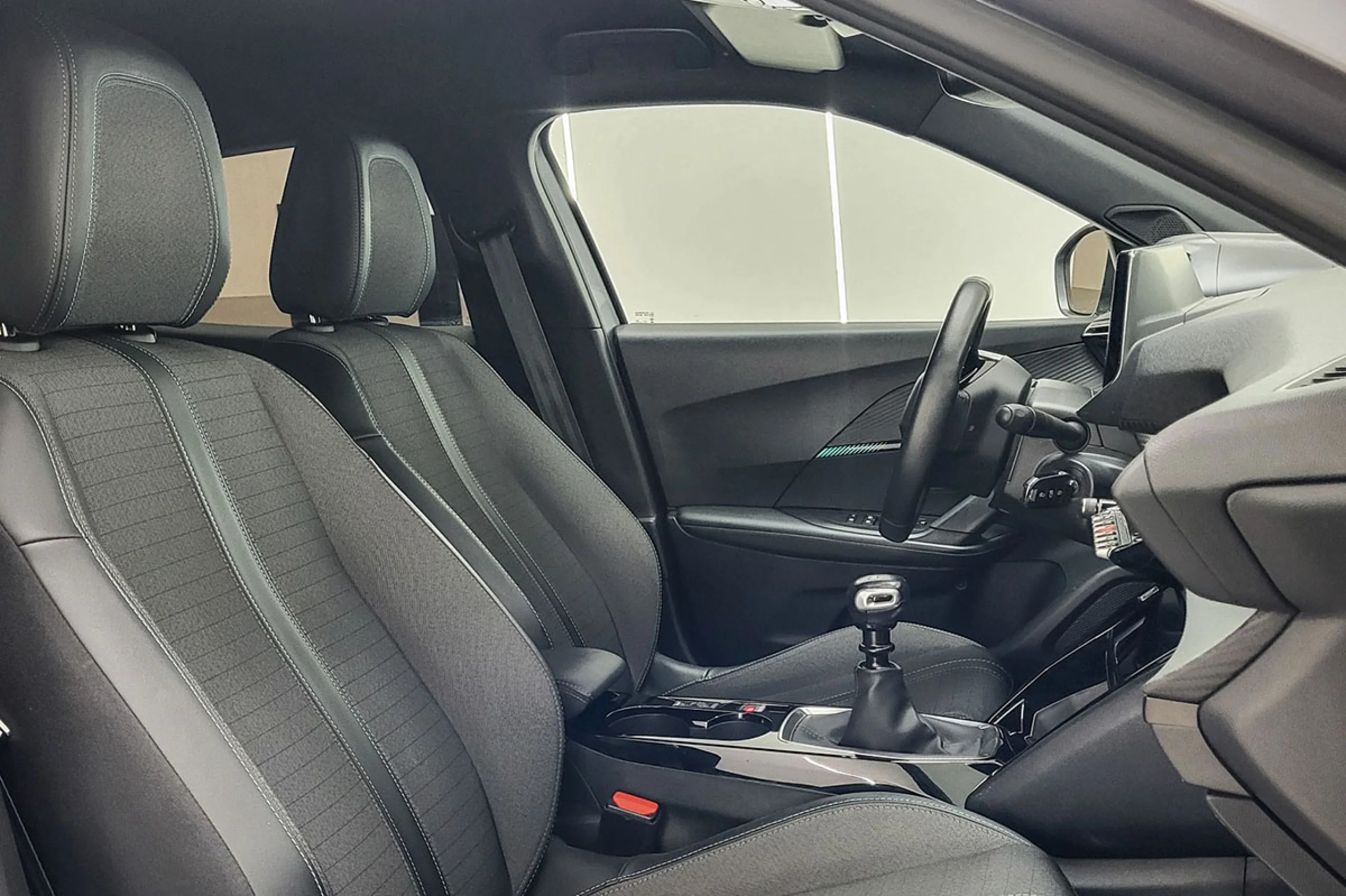 Peugeot 2008 Allure Puretech 130 SS 6 Vel. MAN - Foto 15