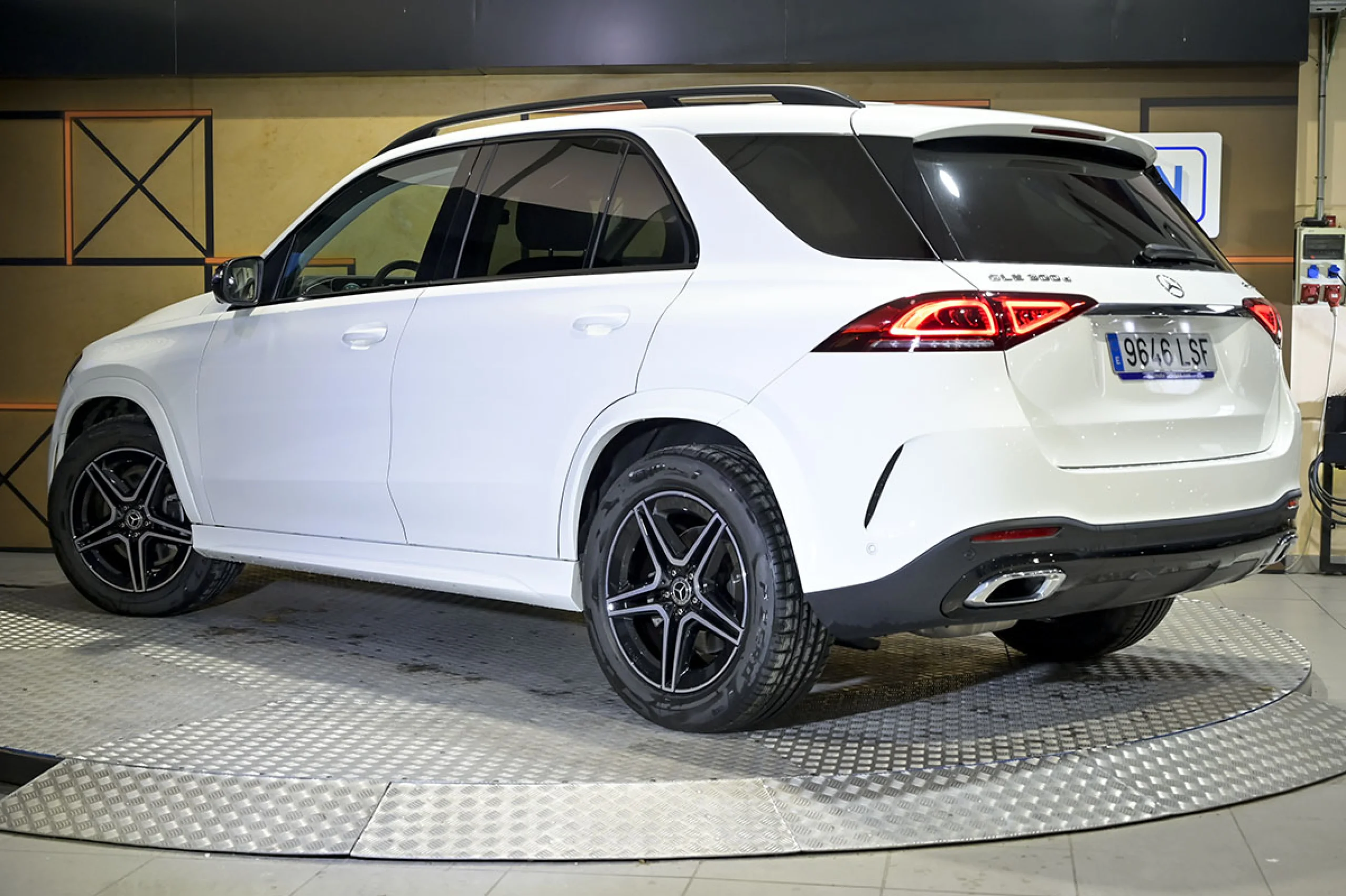 Mercedes-Benz GLE 300 BENZ GLE GLE 300 d 4MATIC - Foto 4