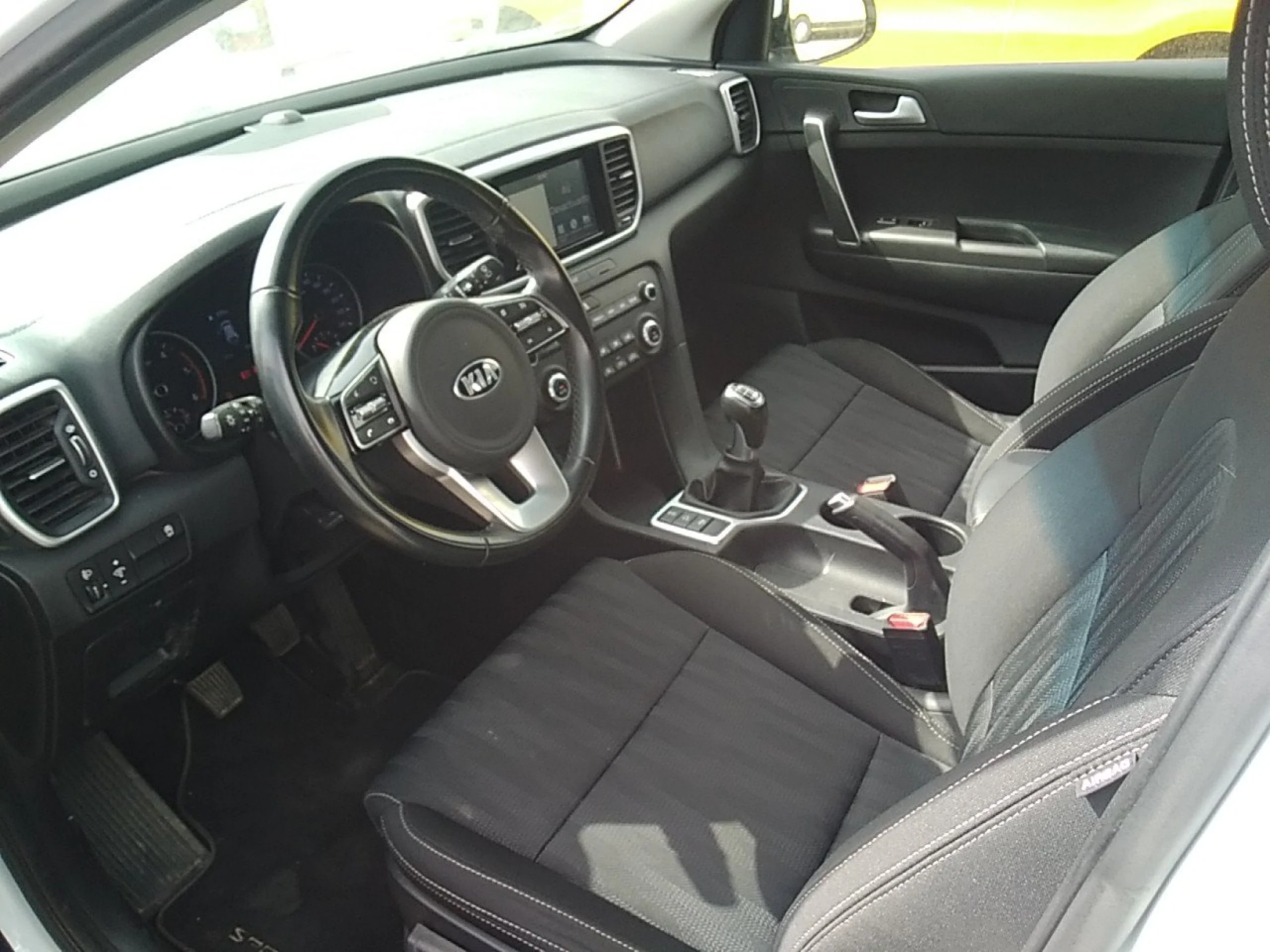 Kia Sportage 1.6 MHEV Business 100kW (136CV) 4x4 - Foto 7