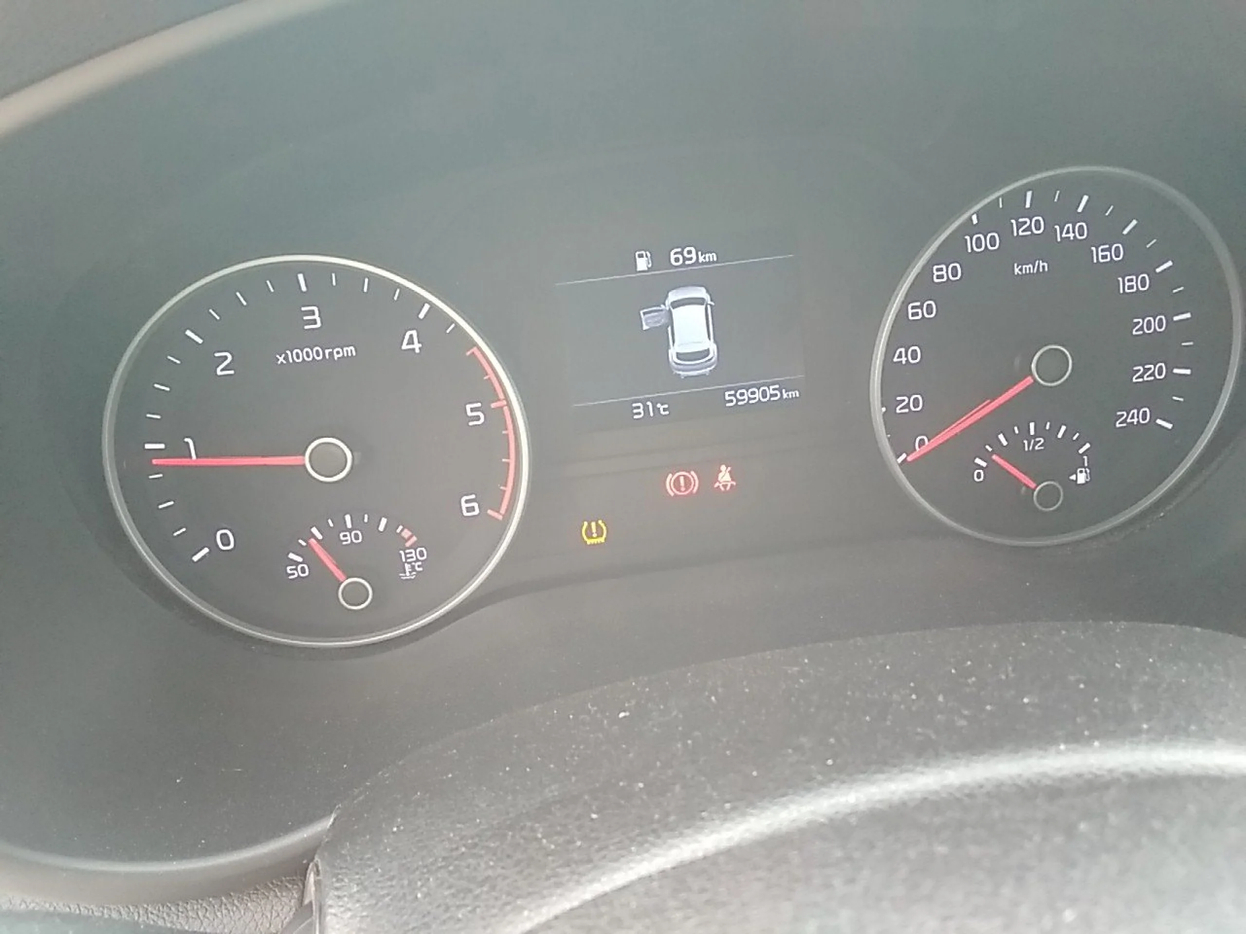 Kia Sportage 1.6 MHEV Business 100kW (136CV) 4x4 - Foto 8