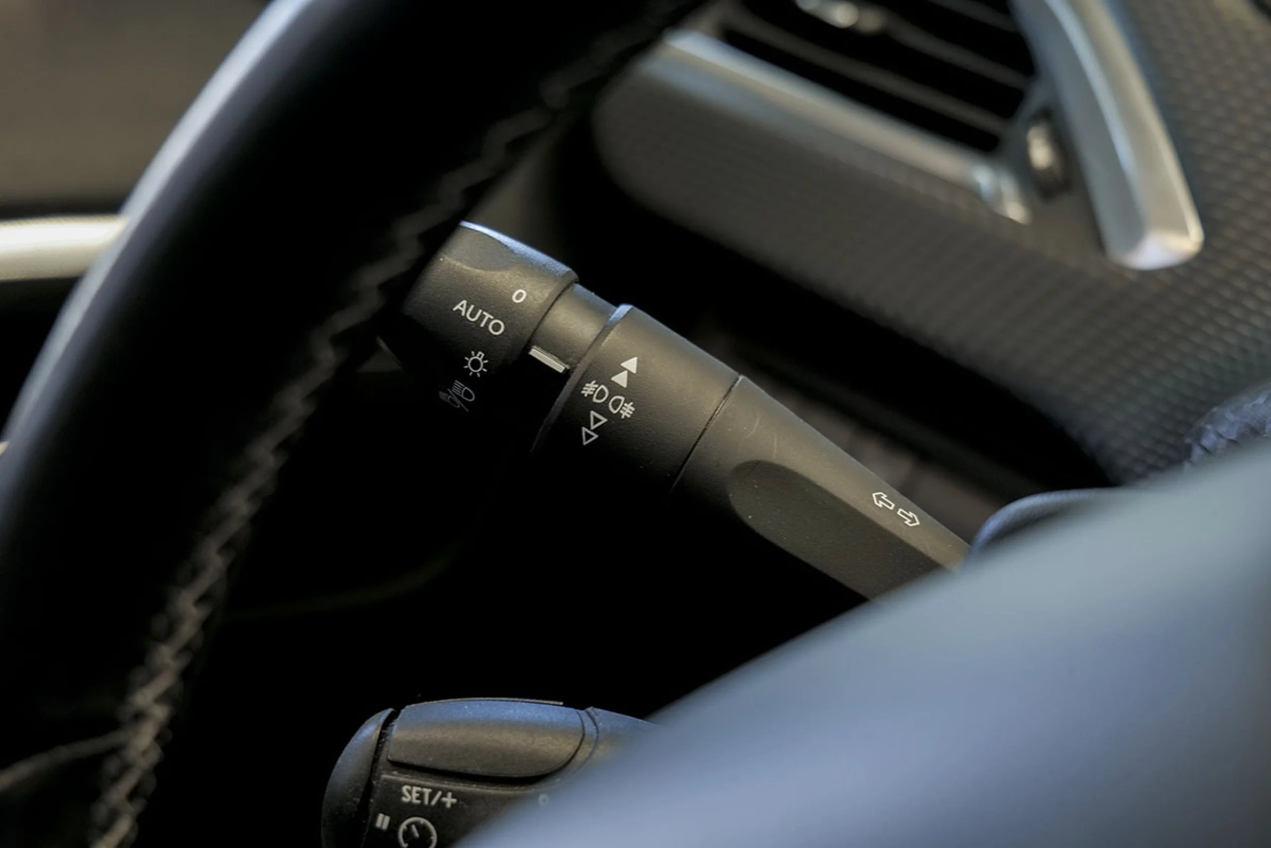 Peugeot 2008 Allure BlueHDi 120 SS EAT6 - Foto 22