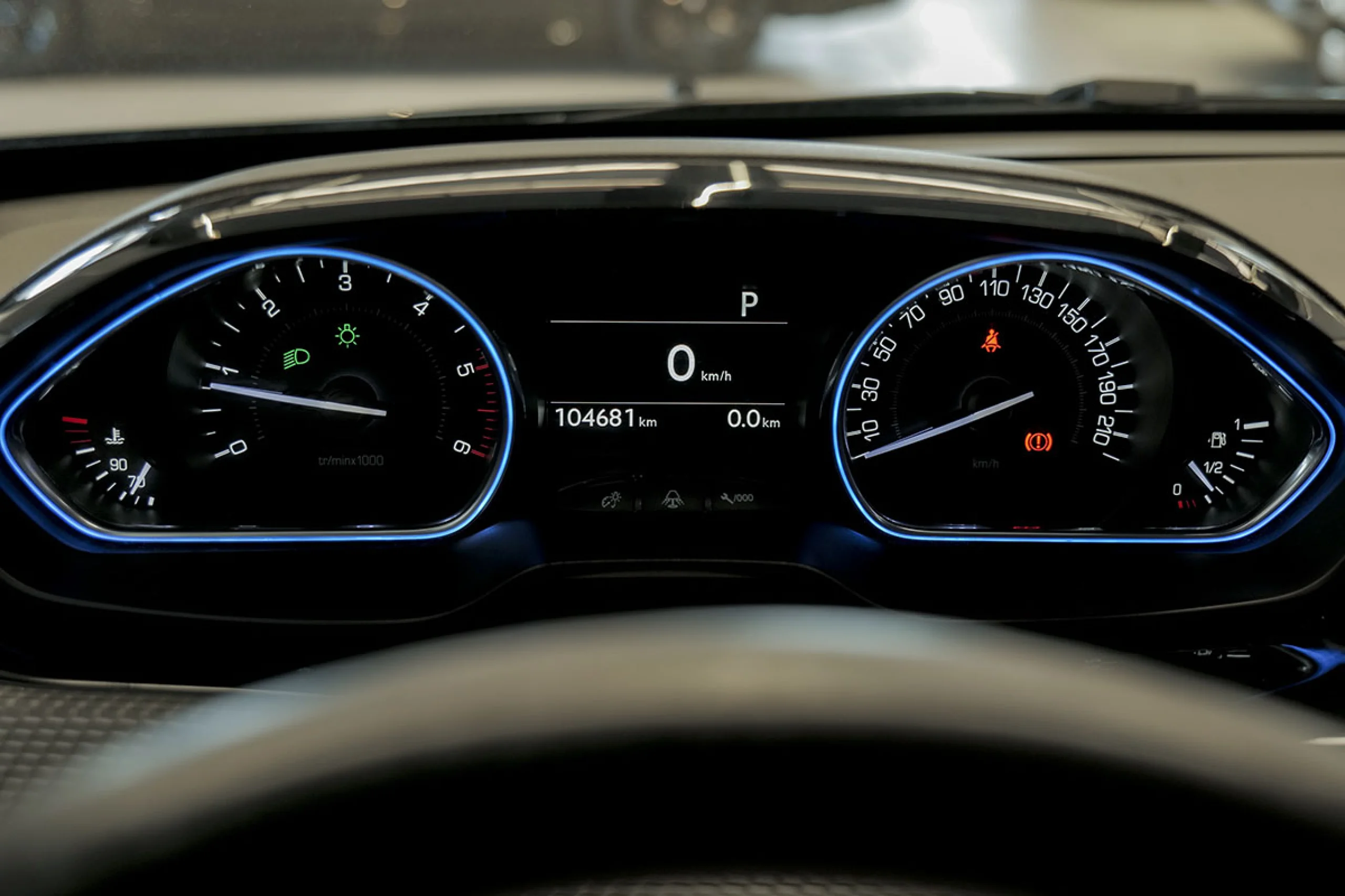 Peugeot 2008 Allure BlueHDi 120 SS EAT6 - Foto 5