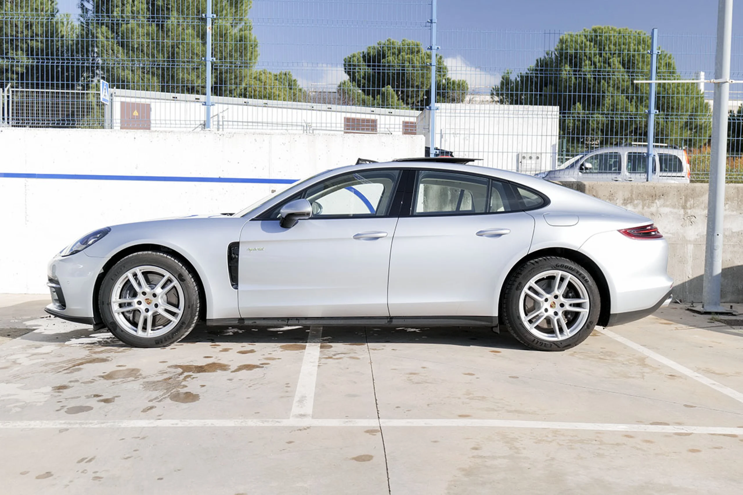 Porsche Panamera 4 EHybrid - Foto 14