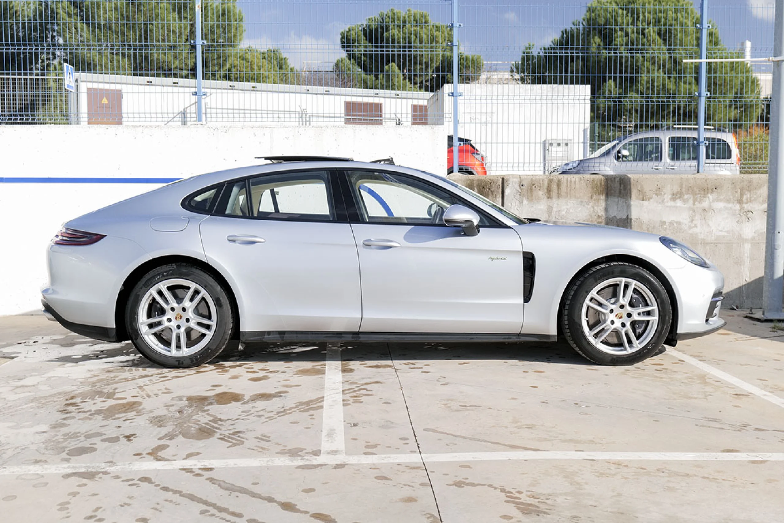 Porsche Panamera 4 EHybrid - Foto 15