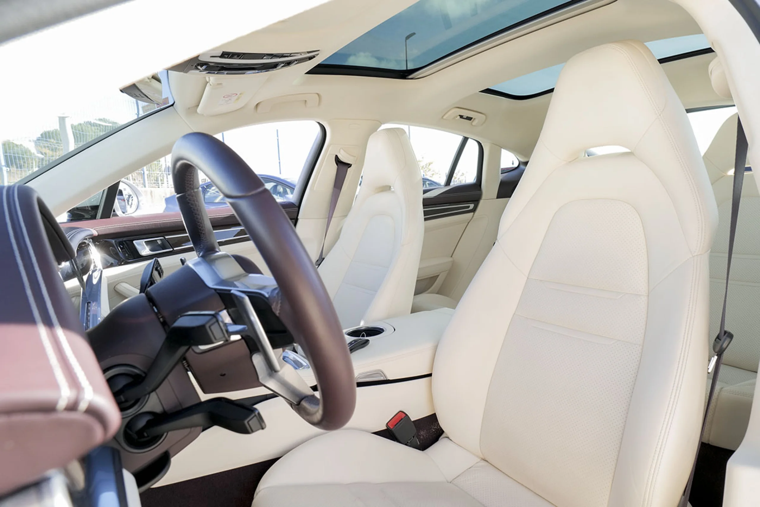 Porsche Panamera 4 EHybrid - Foto 18