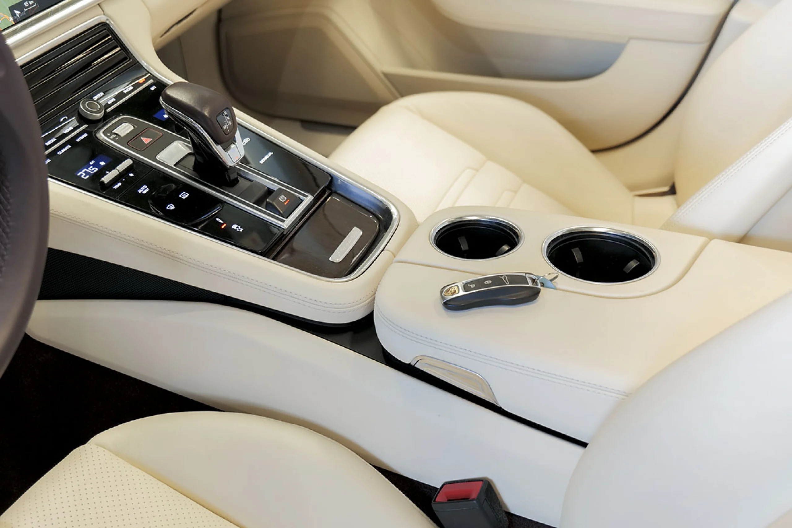 Porsche Panamera 4 EHybrid - Foto 31