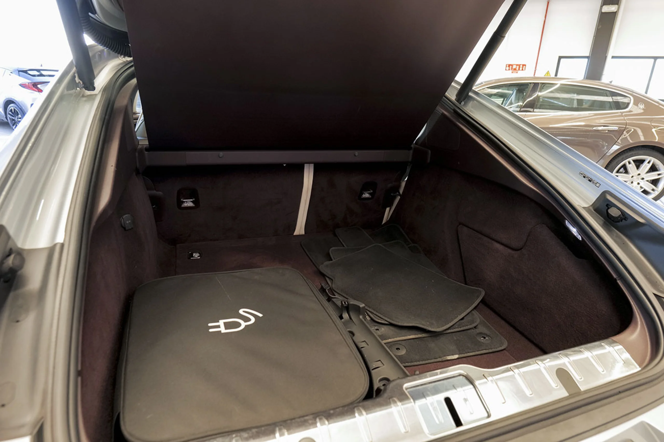 Porsche Panamera 4 EHybrid - Foto 11