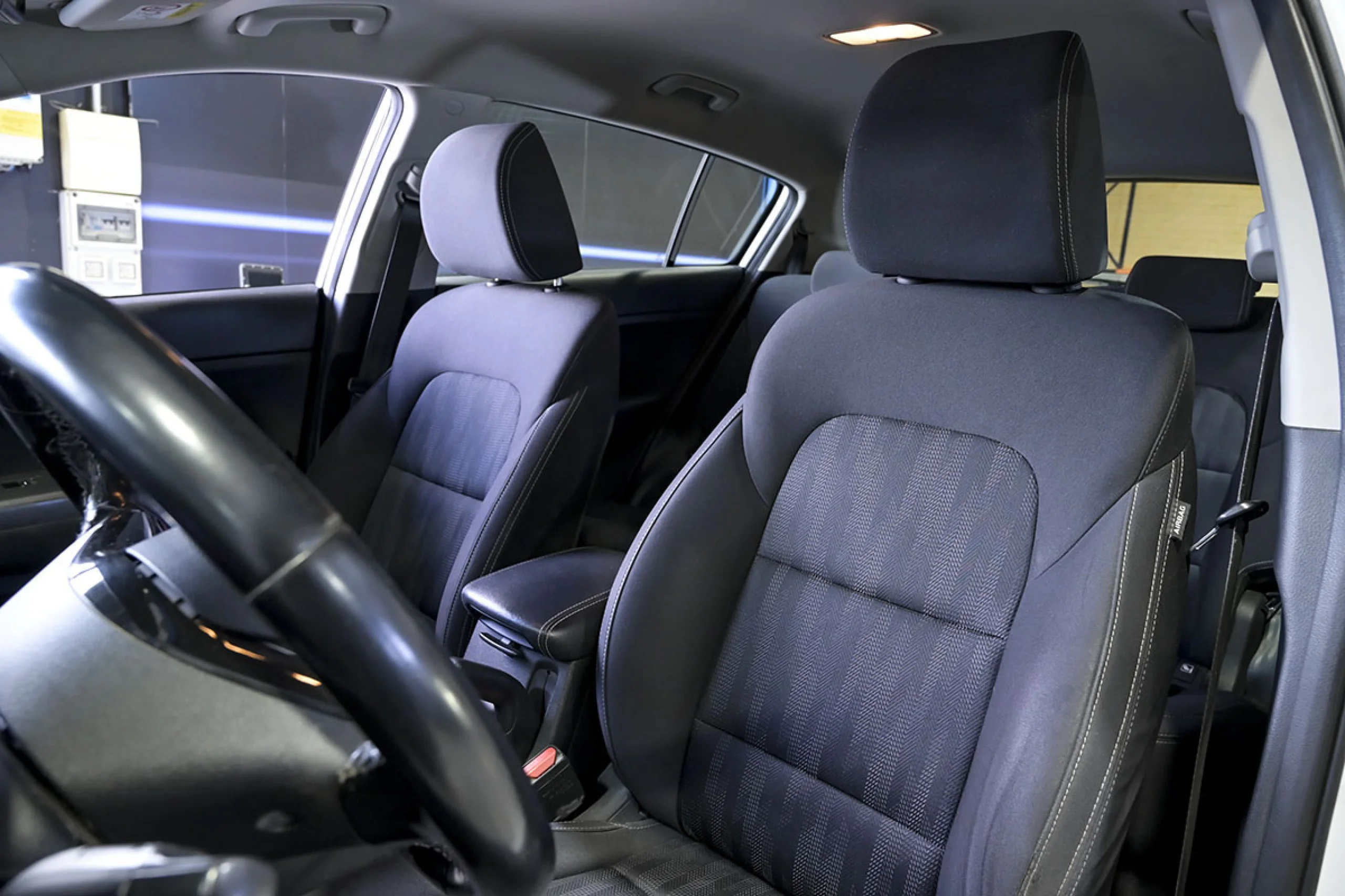 Kia Sportage 1.6 CRDi VGT 85kW 115CV Business 4x2 - Foto 9