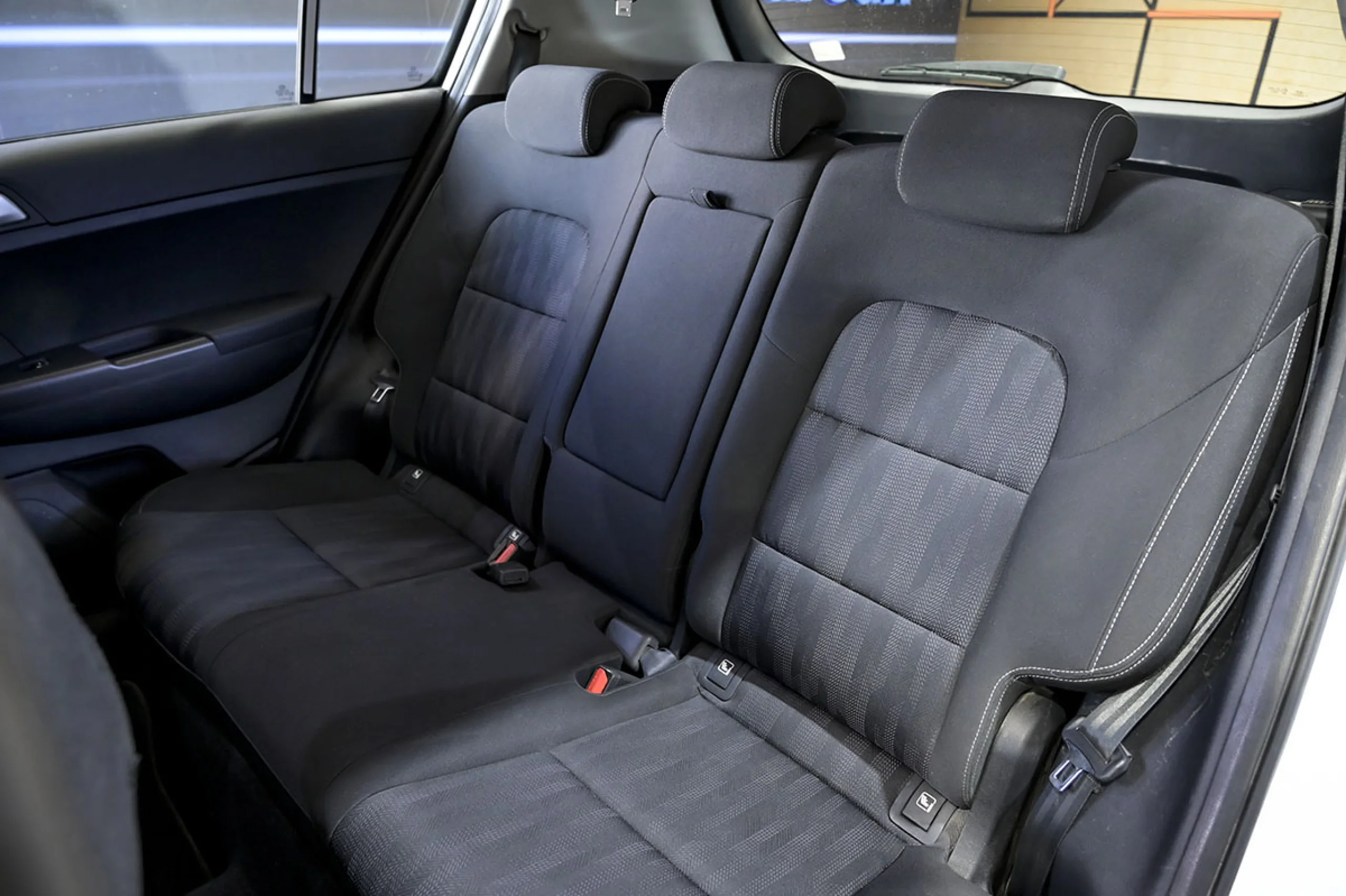 Kia Sportage 1.6 CRDi VGT 85kW 115CV Business 4x2 - Foto 16