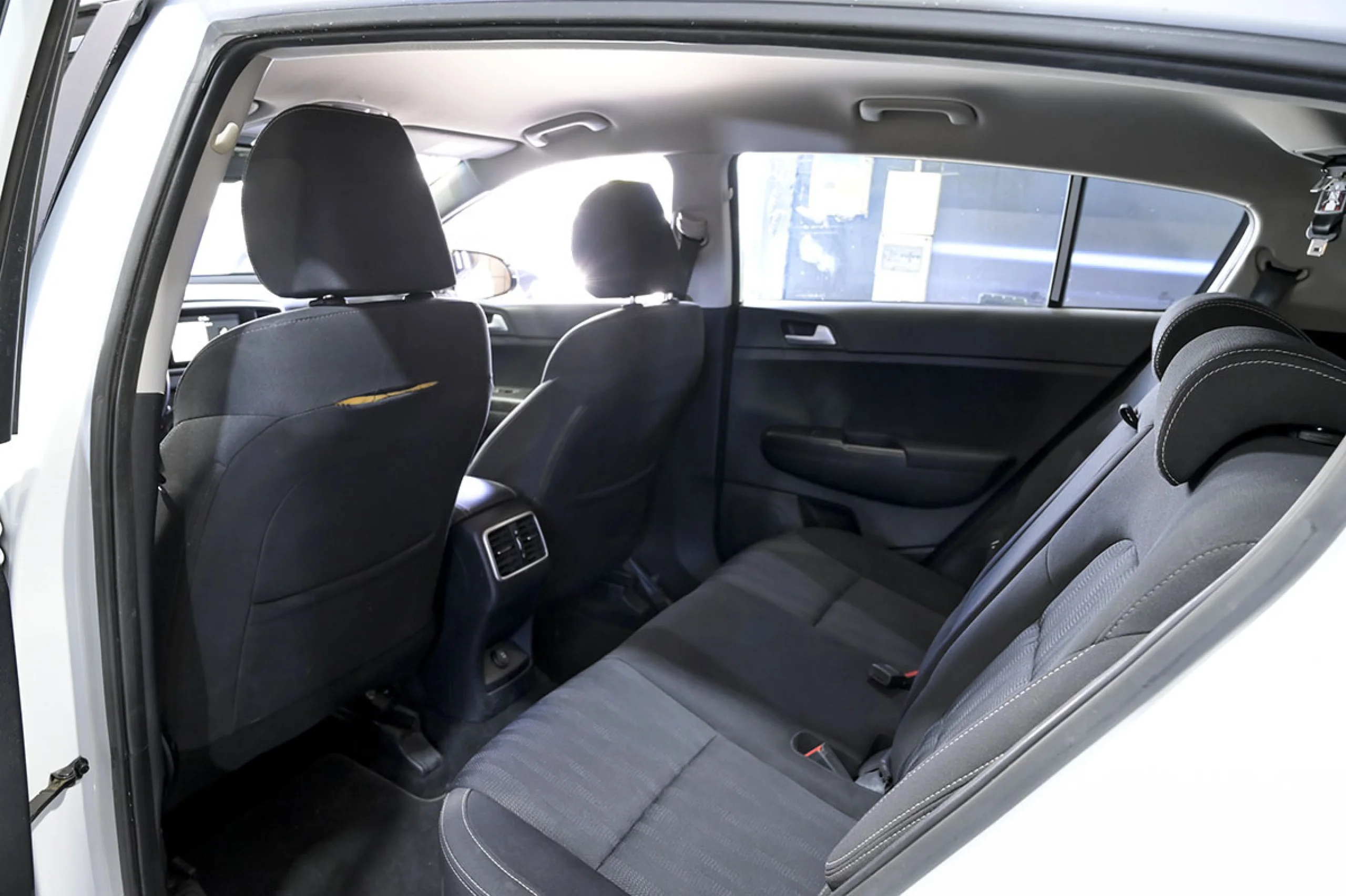 Kia Sportage 1.6 CRDi VGT 85kW 115CV Business 4x2 - Foto 15