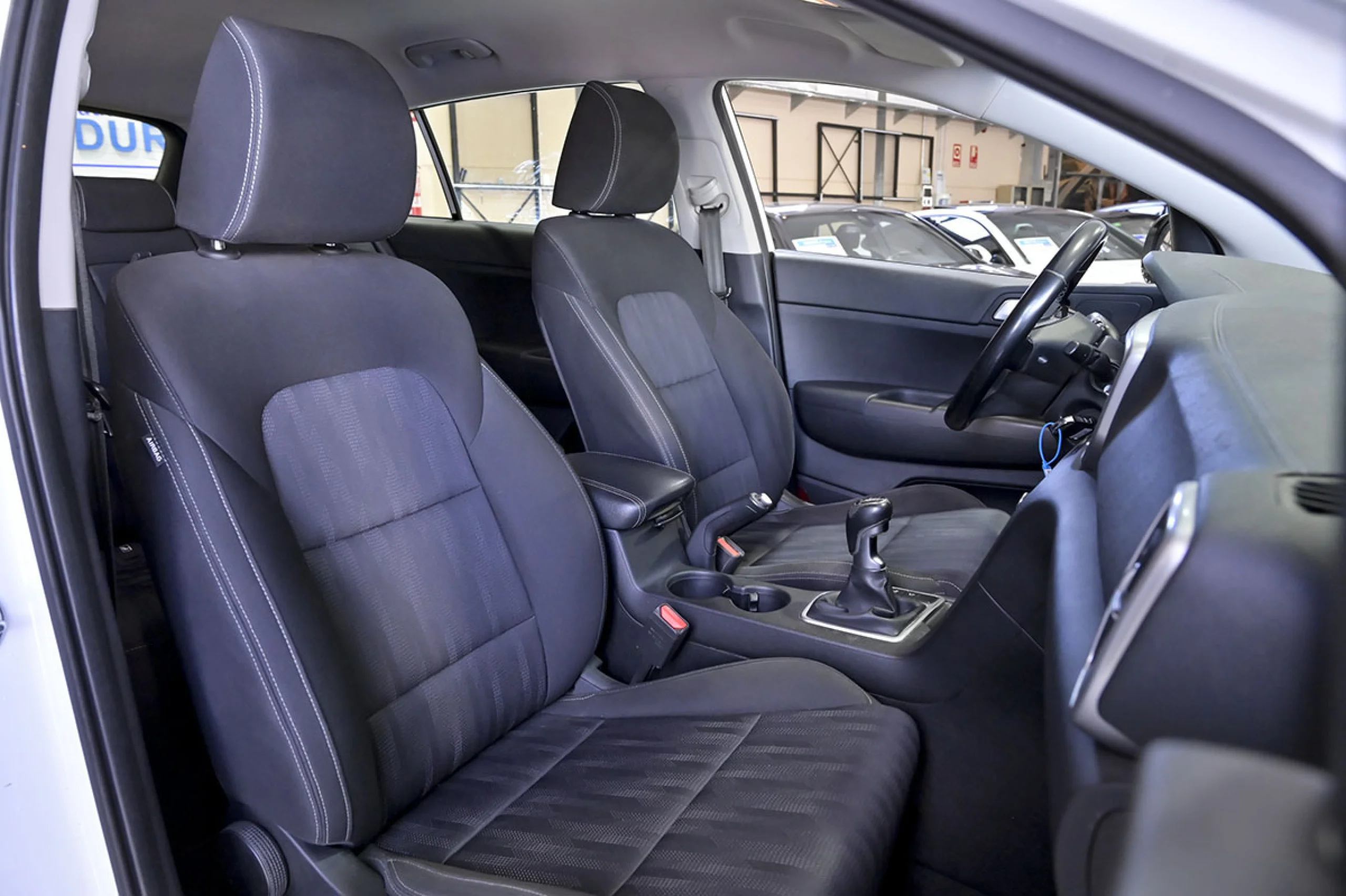 Kia Sportage 1.6 CRDi VGT 85kW 115CV Business 4x2 - Foto 34