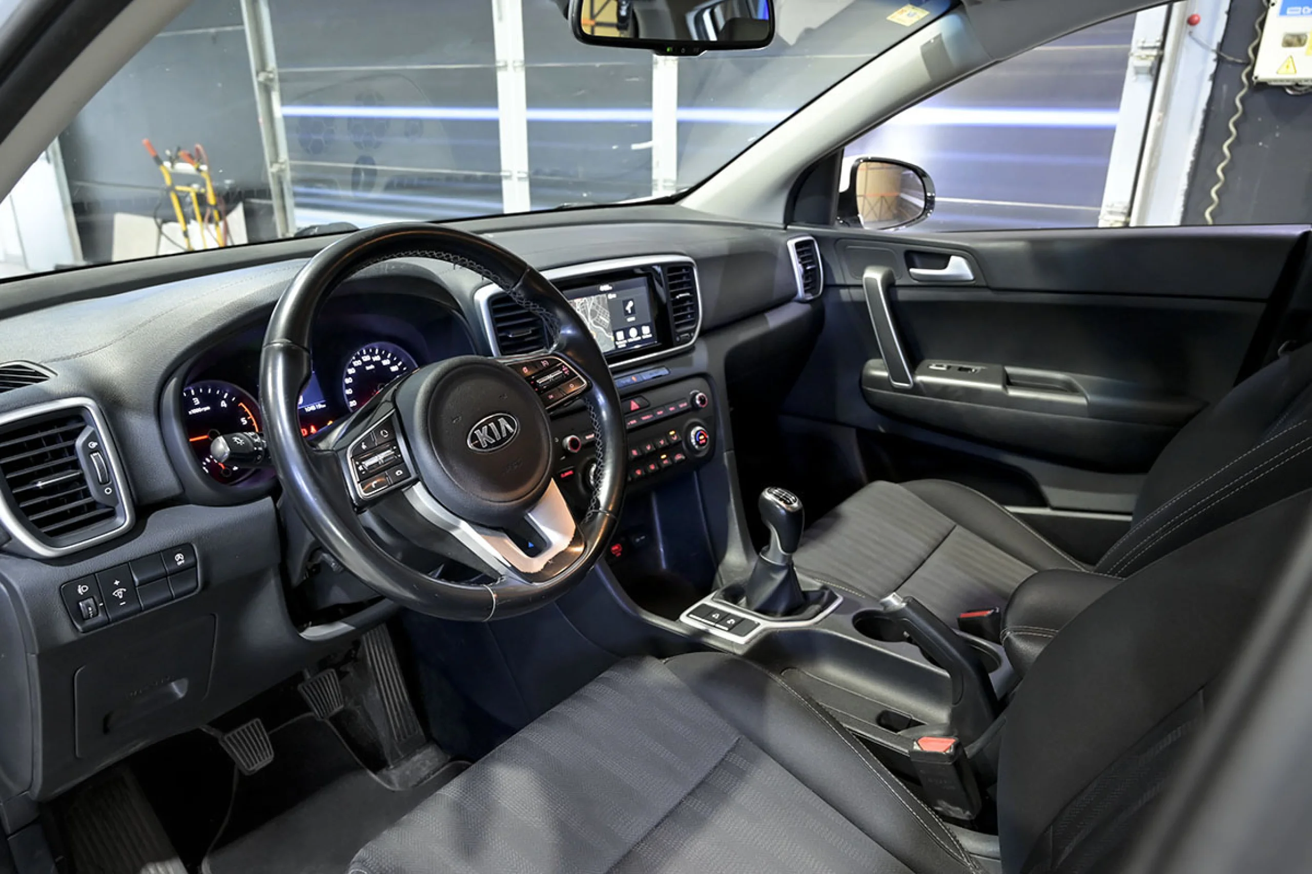 Kia Sportage 1.6 CRDi VGT 85kW 115CV Business 4x2 - Foto 6