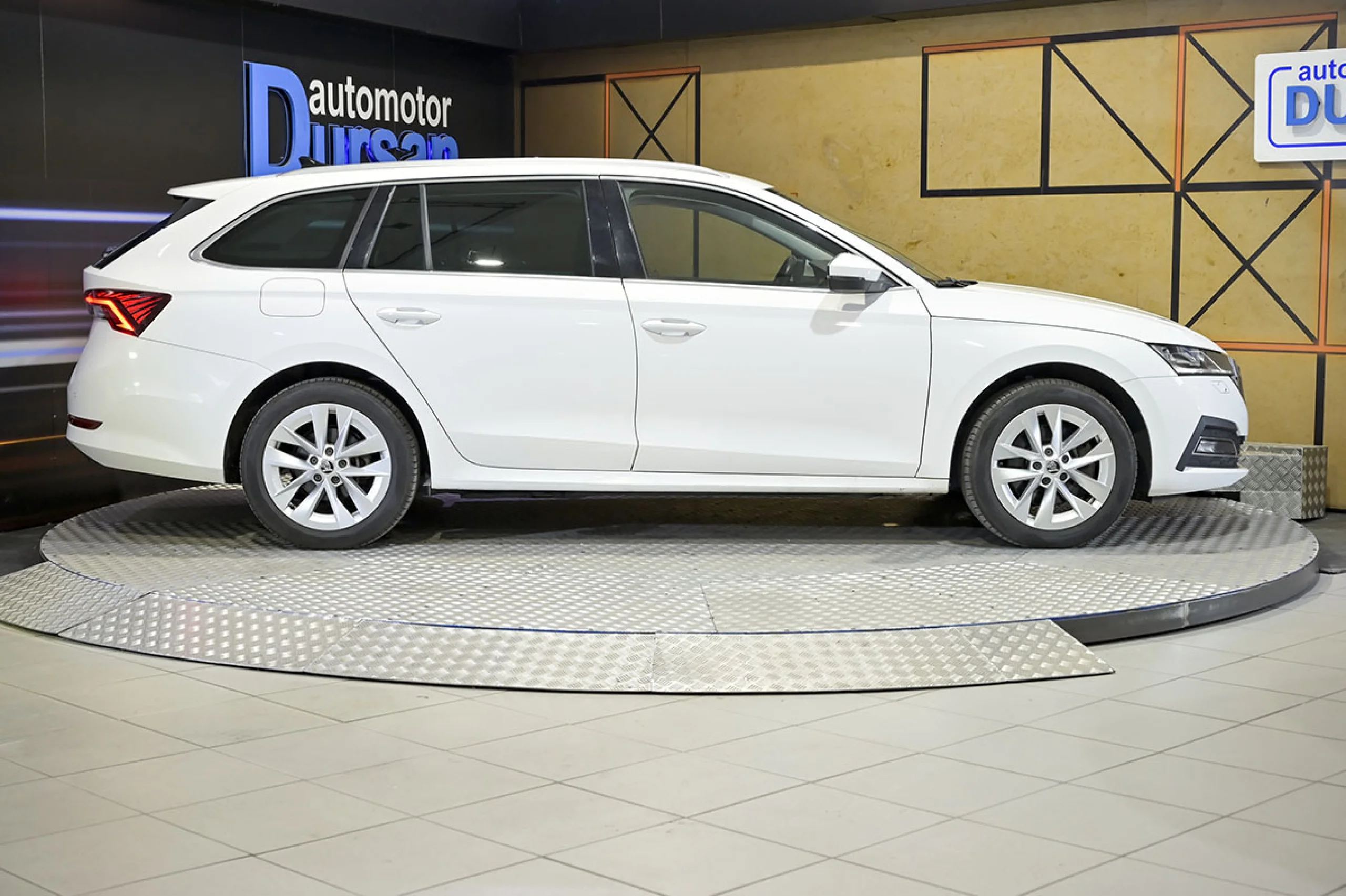 Skoda Octavia Combi 1.4 TSI 110kW150kW DSG PHEV Ambit - Foto 19