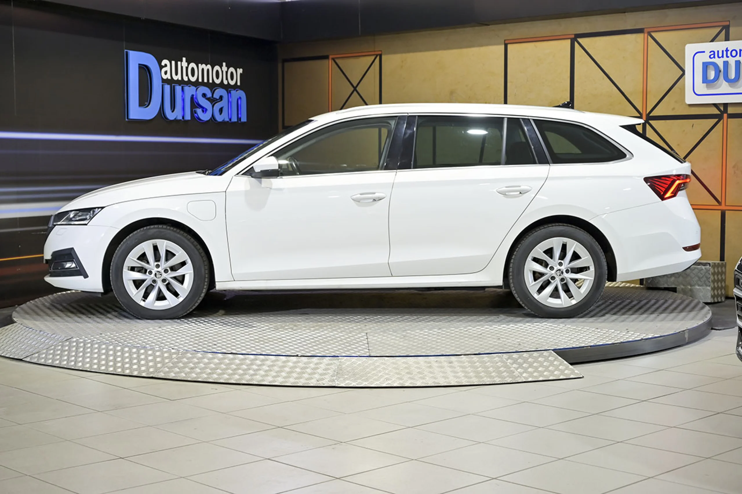 Skoda Octavia Combi 1.4 TSI 110kW150kW DSG PHEV Ambit - Foto 18