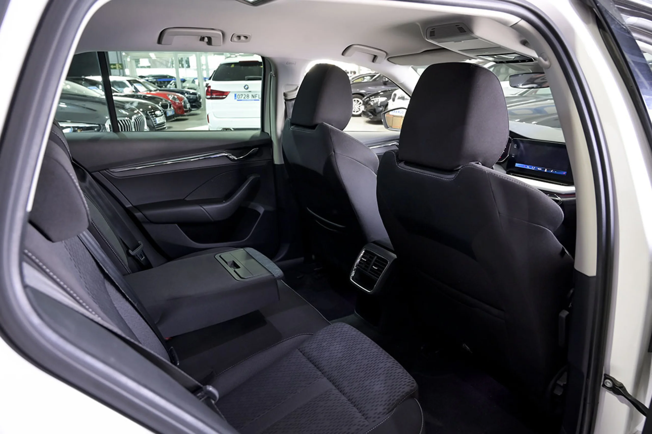 Skoda Octavia Combi 1.4 TSI 110kW150kW DSG PHEV Ambit - Foto 14