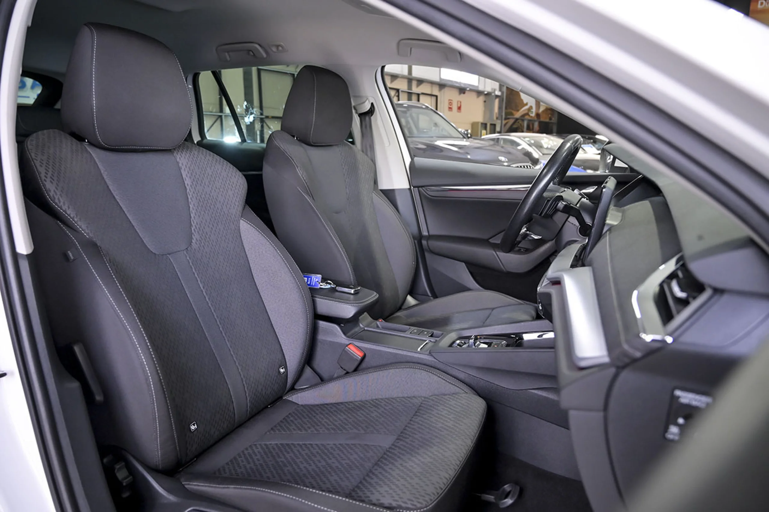 Skoda Octavia Combi 1.4 TSI 110kW150kW DSG PHEV Ambit - Foto 38