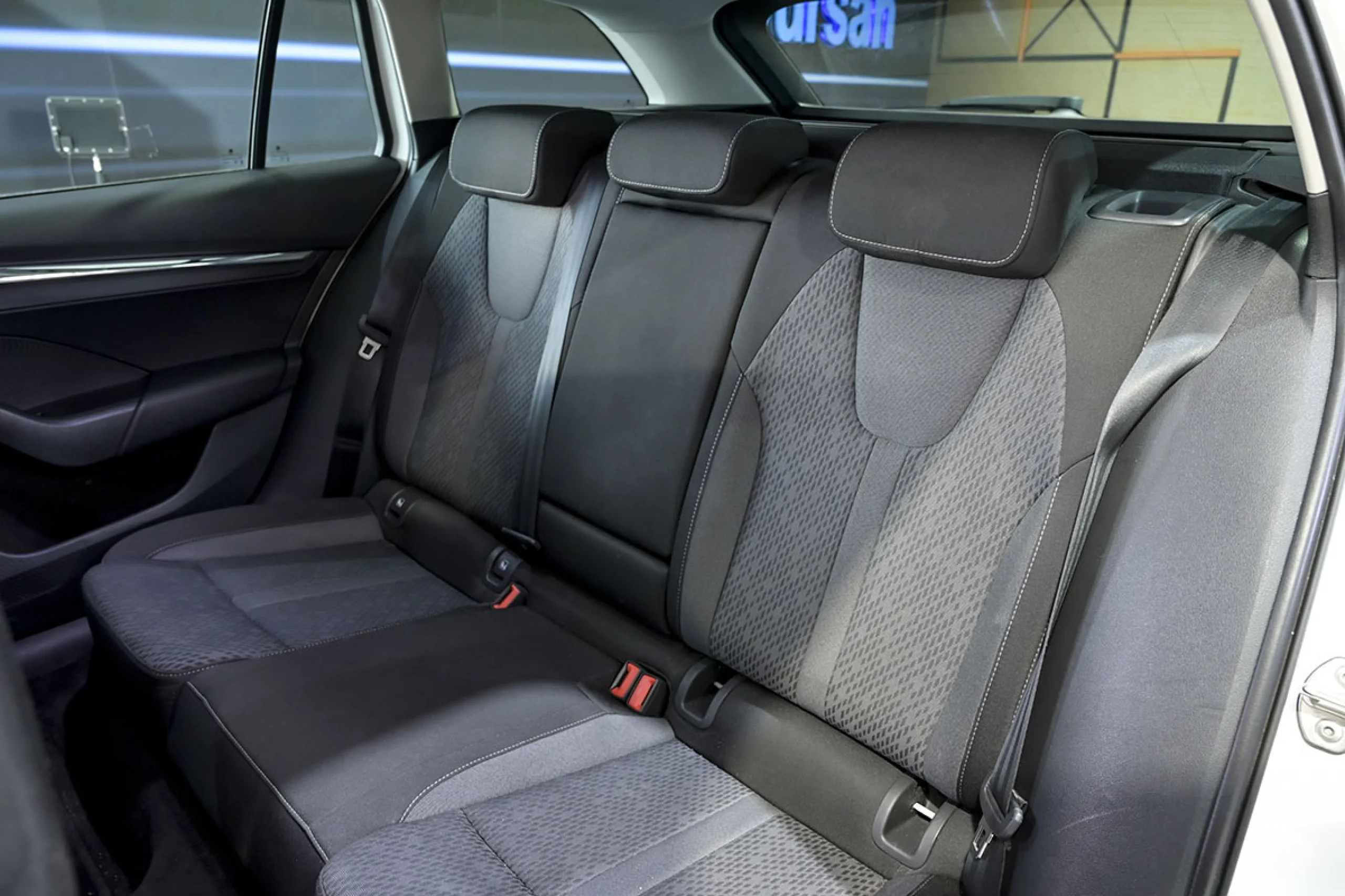 Skoda Octavia Combi 1.4 TSI 110kW150kW DSG PHEV Ambit - Foto 16