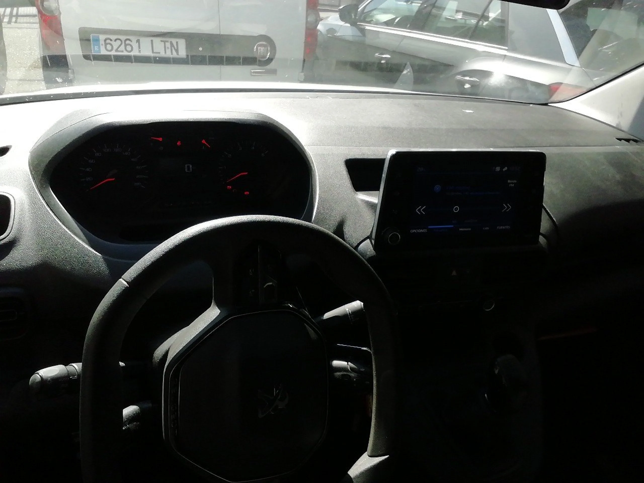 Peugeot Partner Premium Standard 600kg BlueHDi 73kW - Foto 7