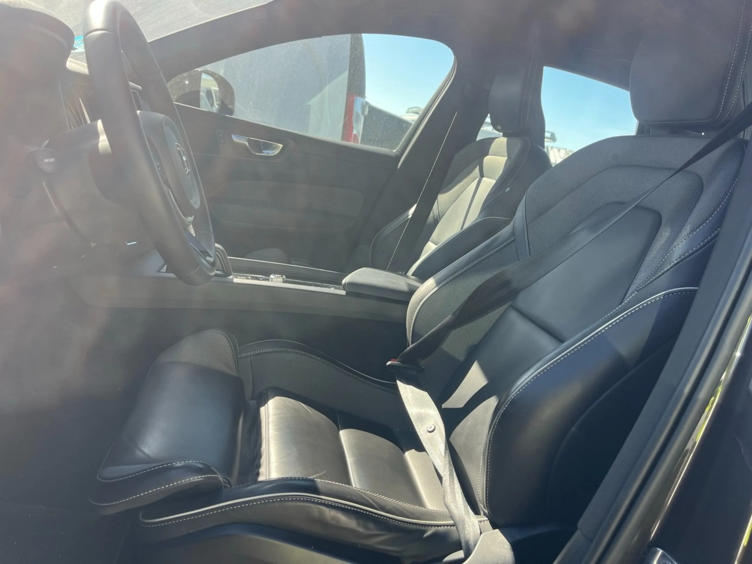 Volvo XC 60 XC60 2.0 B4 D AWD R-Design Auto - Foto 8