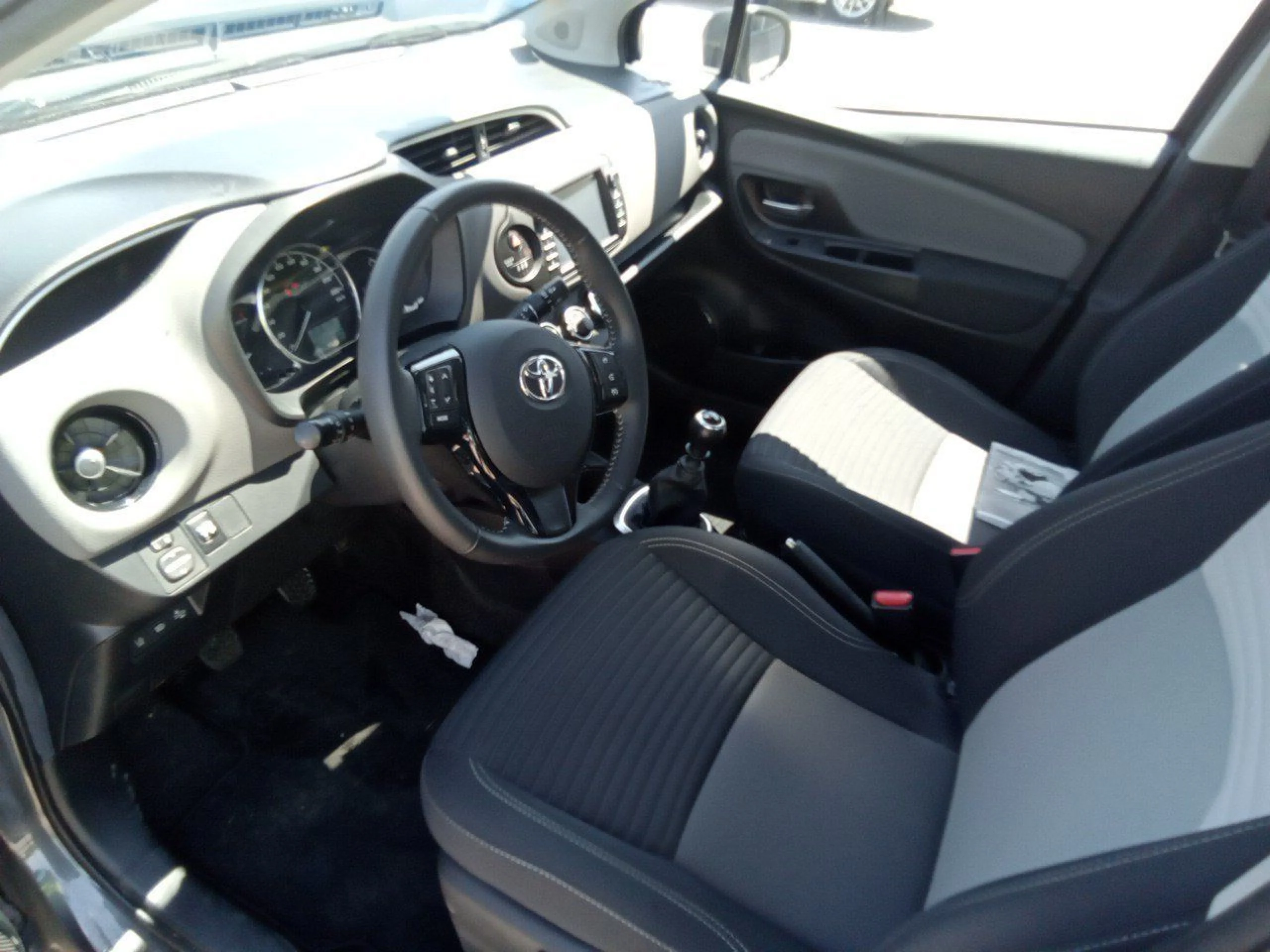 Toyota Yaris 1.5 110 Active Tech - Foto 6