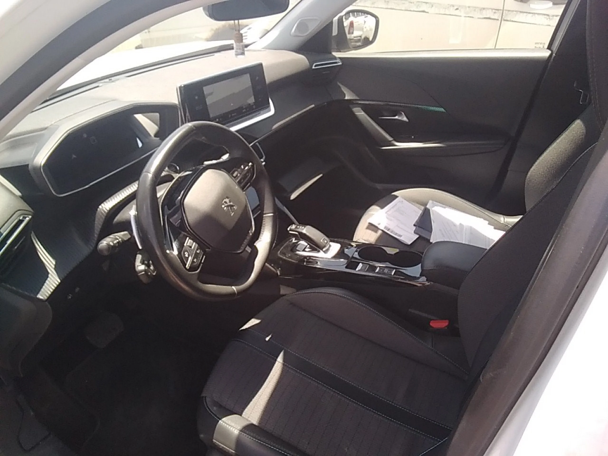 Peugeot 2008 Allure Pack BlueHDI 130 S&amp;S EAT8 - Foto 7