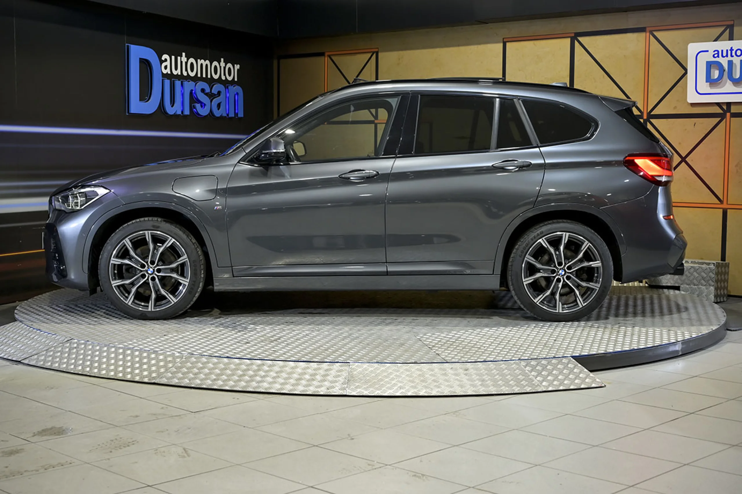 BMW X1 xDrive25e - Foto 19