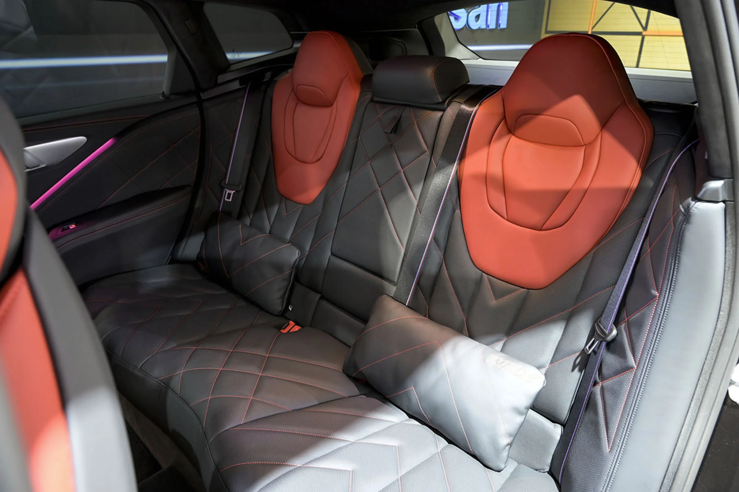 BMW XM XM 550 kW 748 CV Label Red - Foto 9