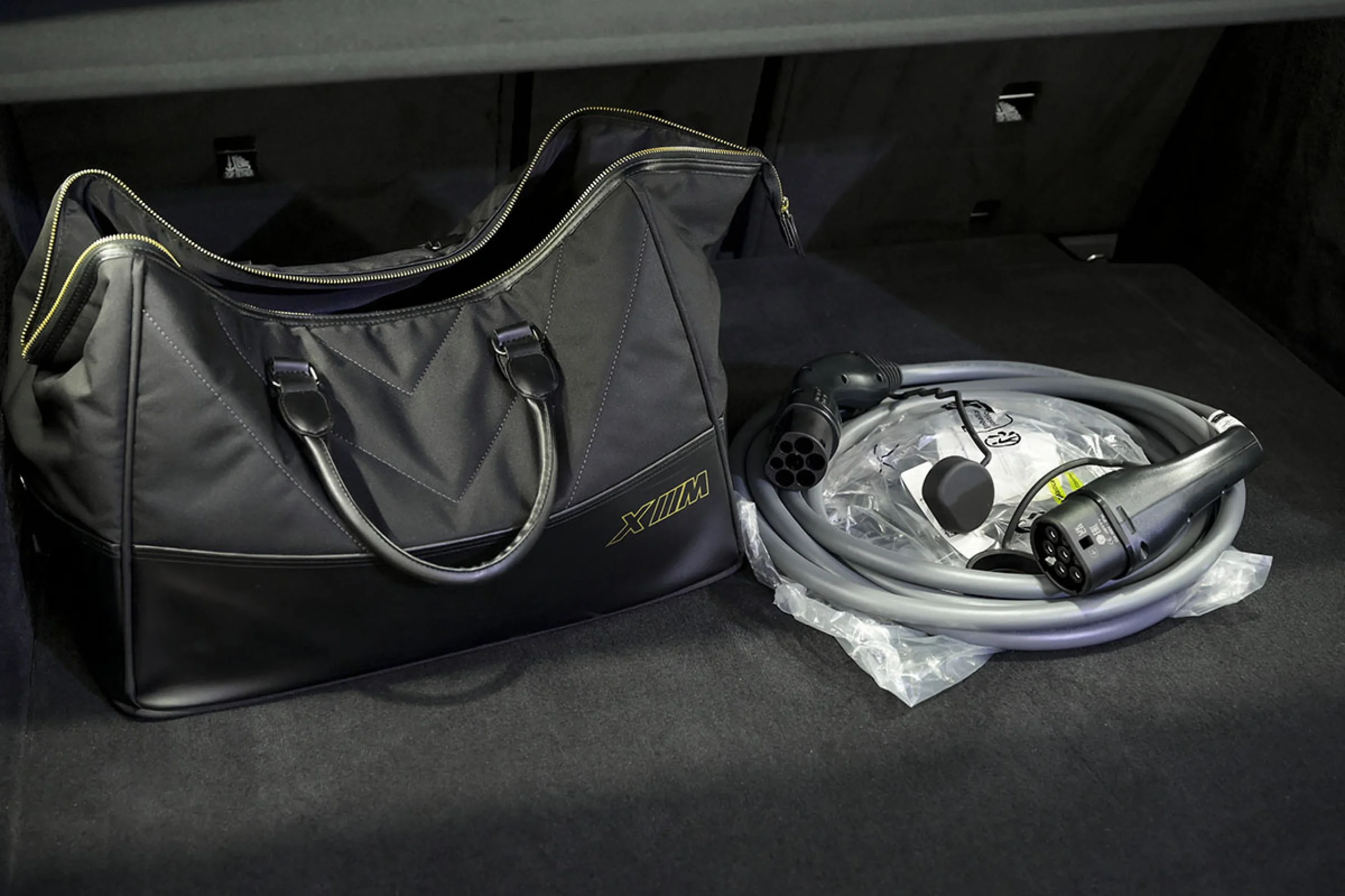 BMW XM XM 550 kW 748 CV Label Red - Foto 19